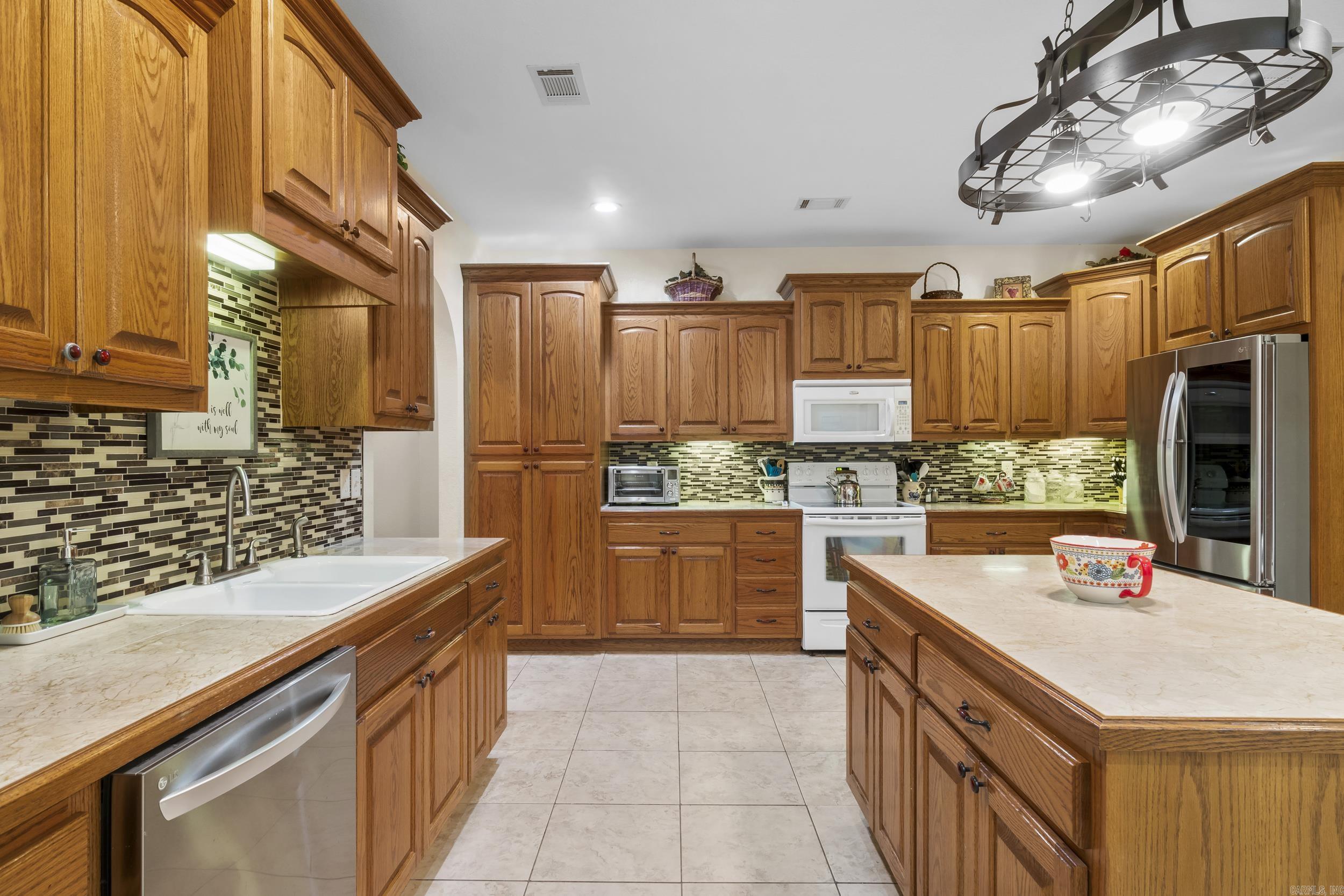1052 Gravel Hill  Romance, AR