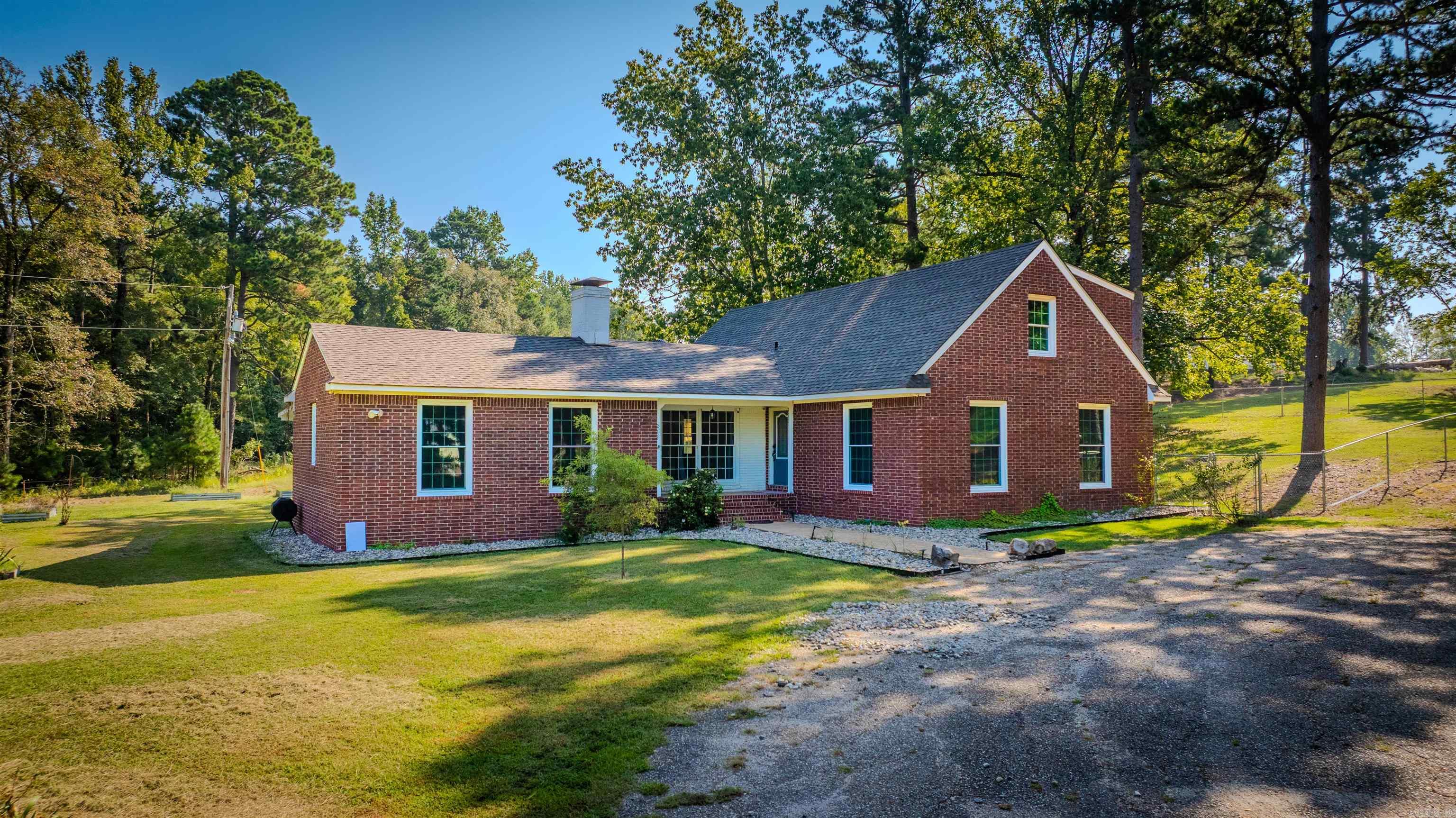 212 COUNTRY CLUB RD  Malvern, AR