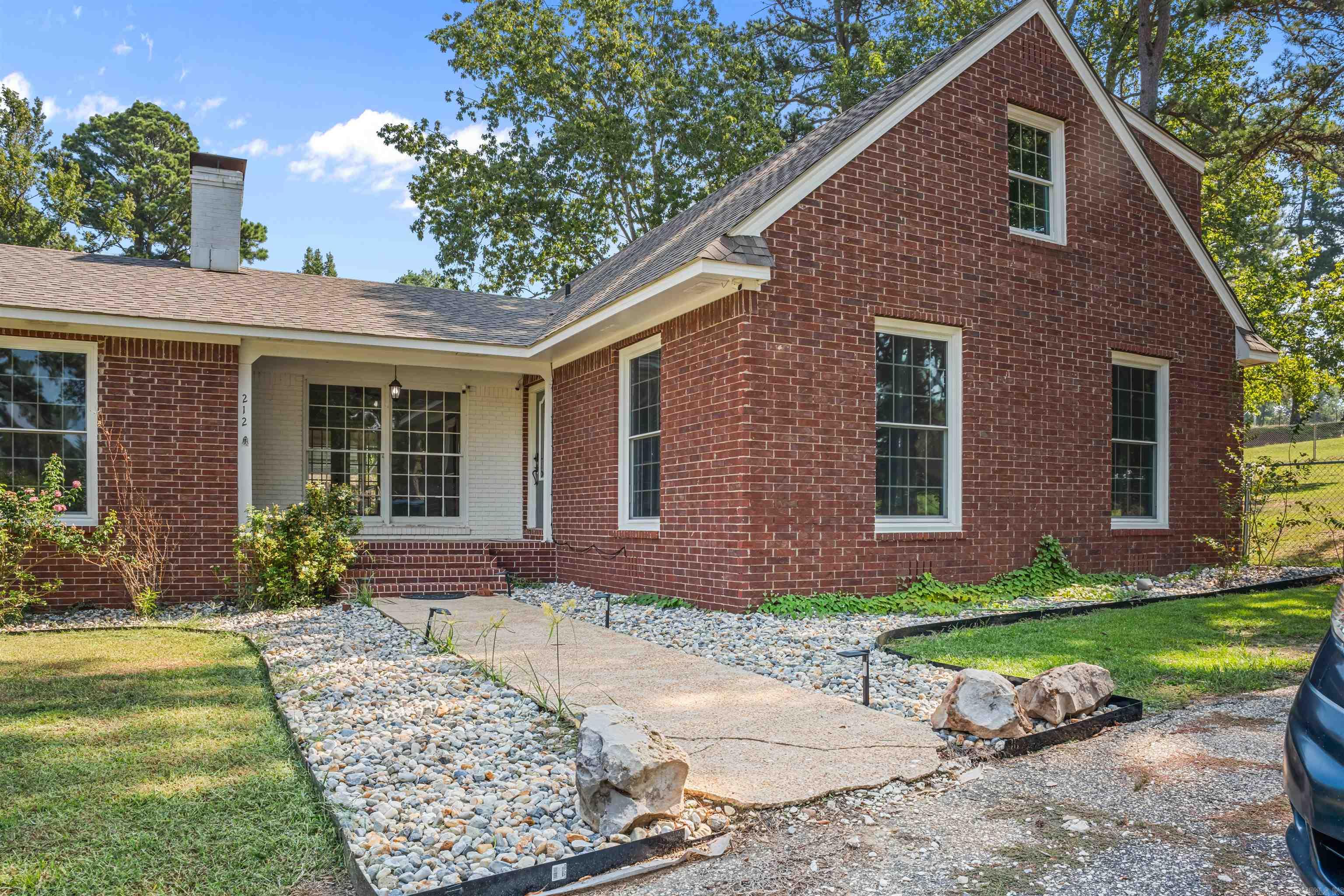 212 COUNTRY CLUB RD  Malvern, AR