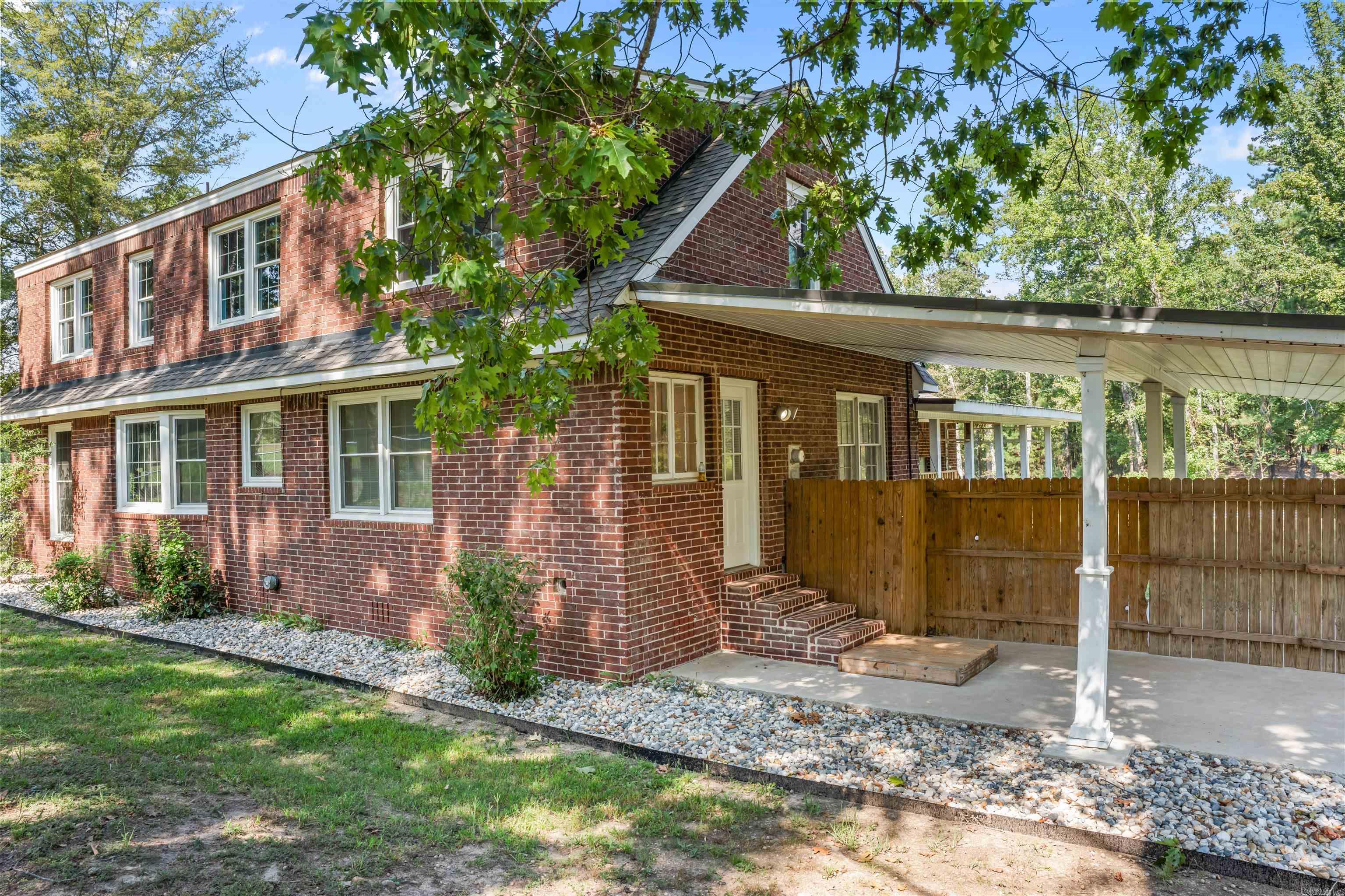 212 COUNTRY CLUB RD  Malvern, AR