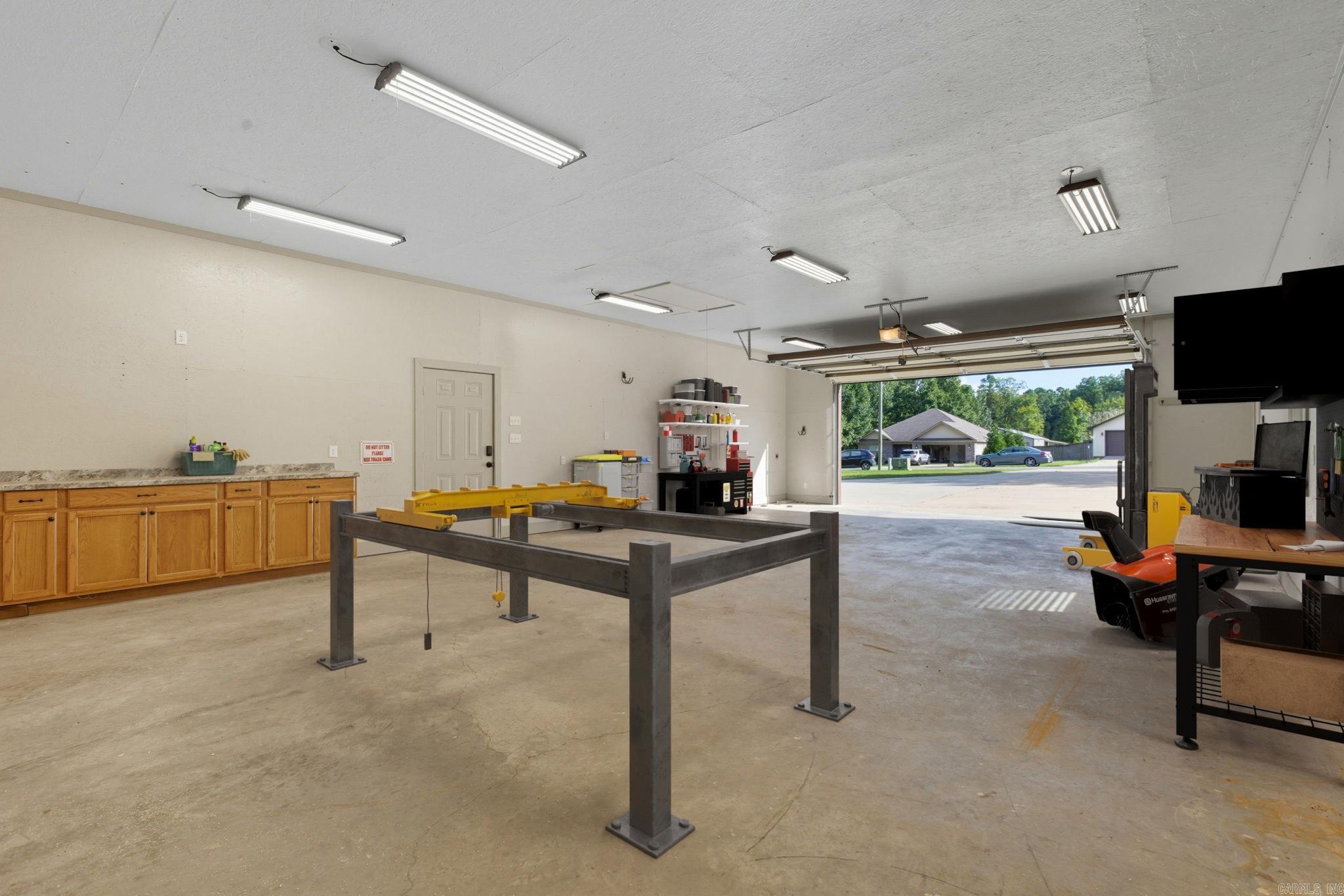 4927 Hickory Nut Ln  Bauxite, AR