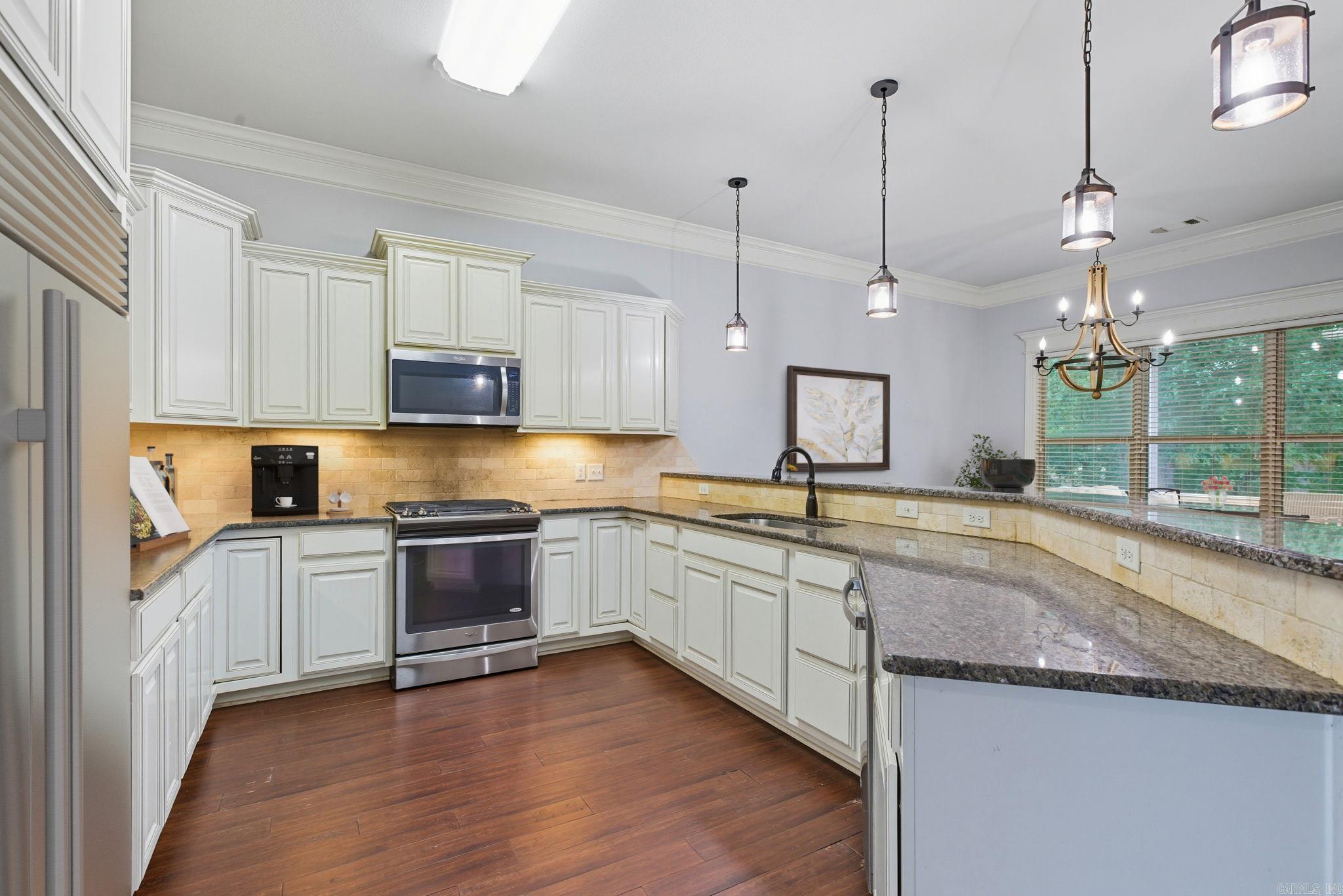 4927 Hickory Nut Ln  Bauxite, AR