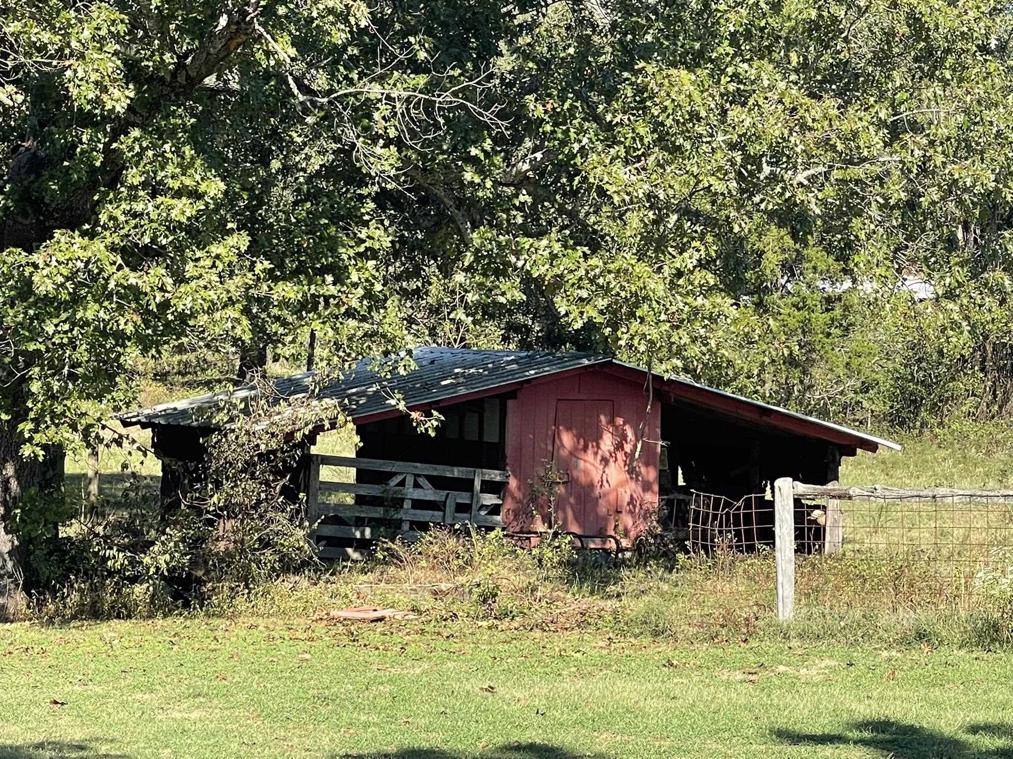 690 N Copperhead  Franklin, AR