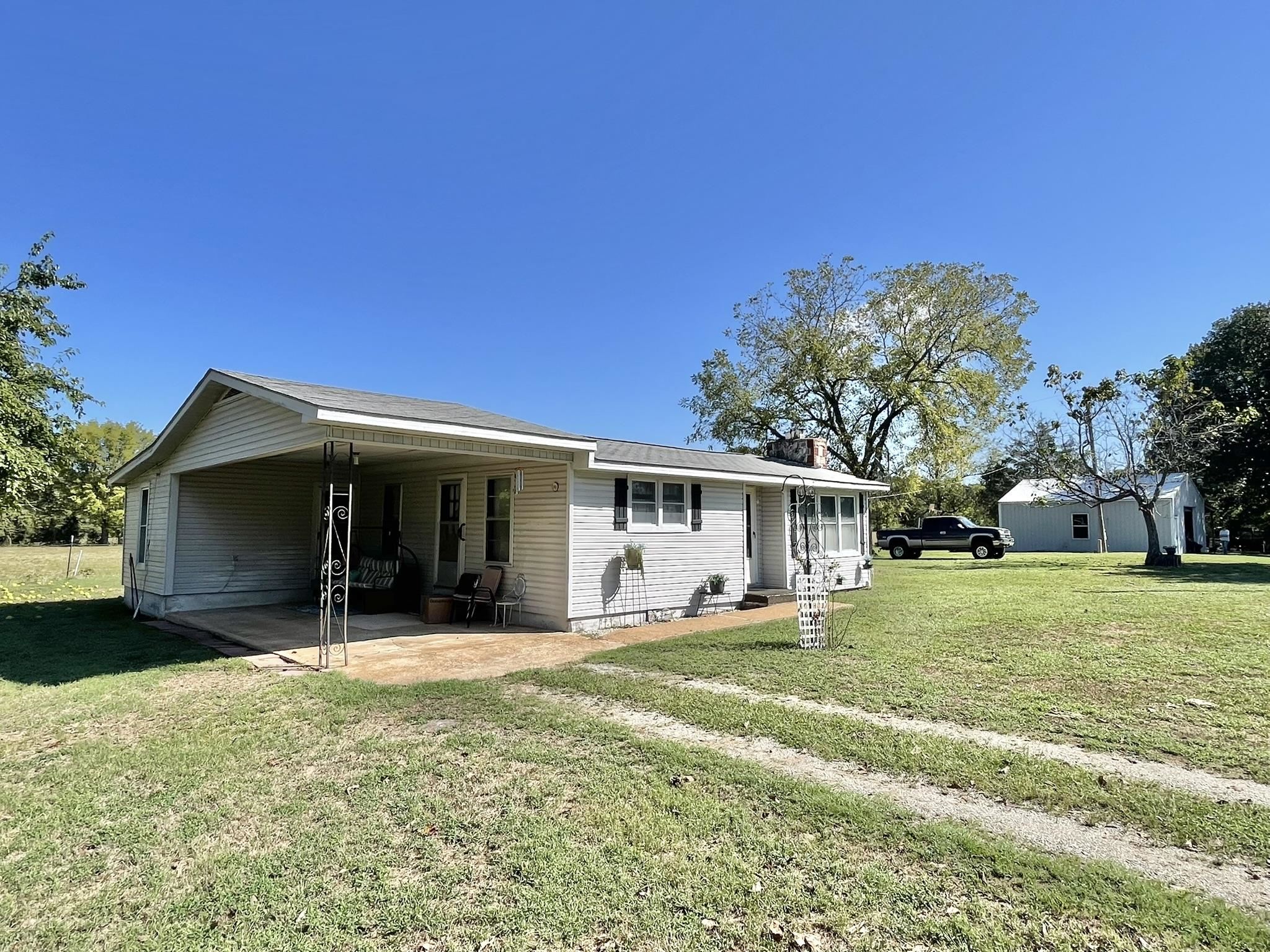 690 N Copperhead  Franklin, AR