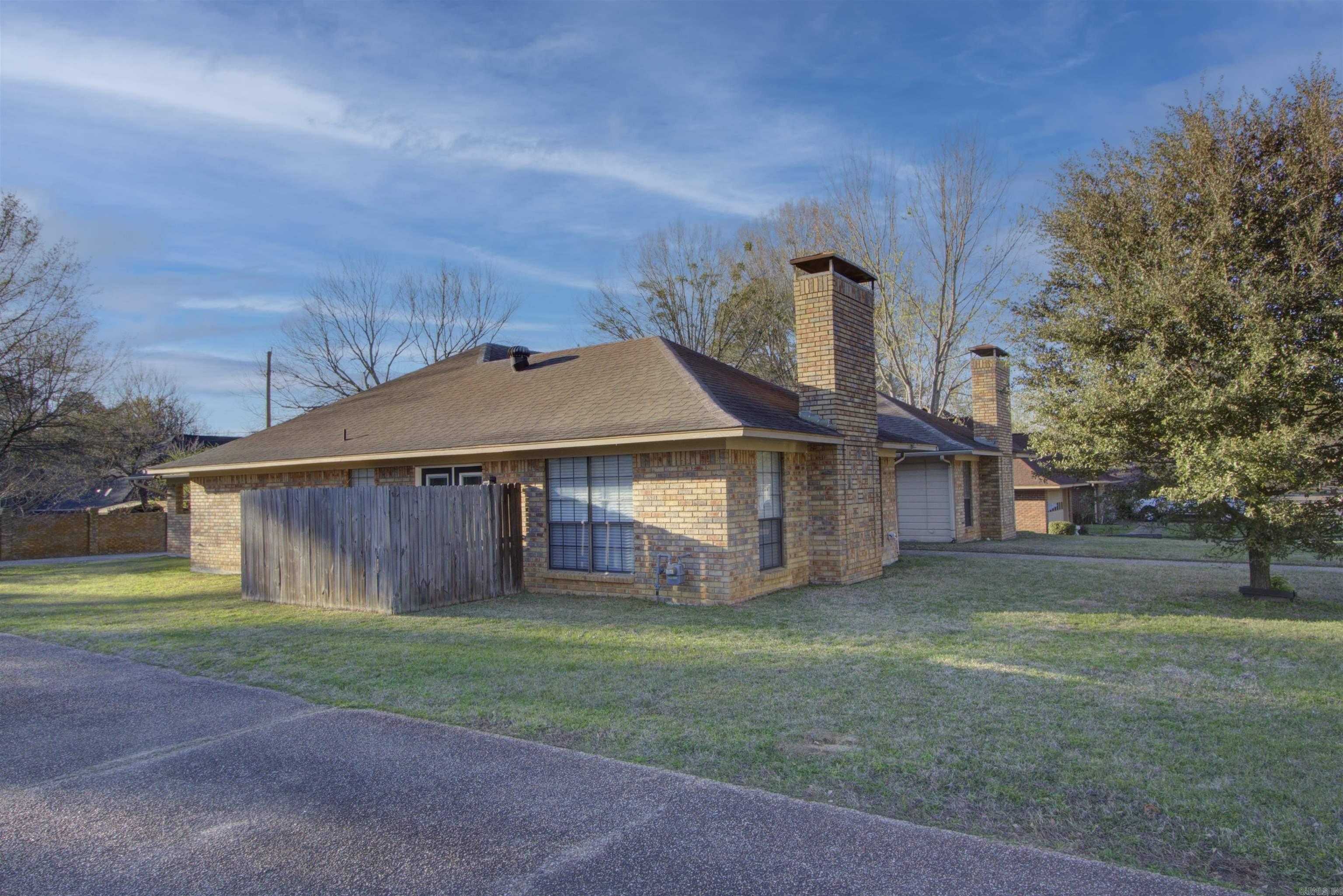 5805 Sidney  Texarkana, TX