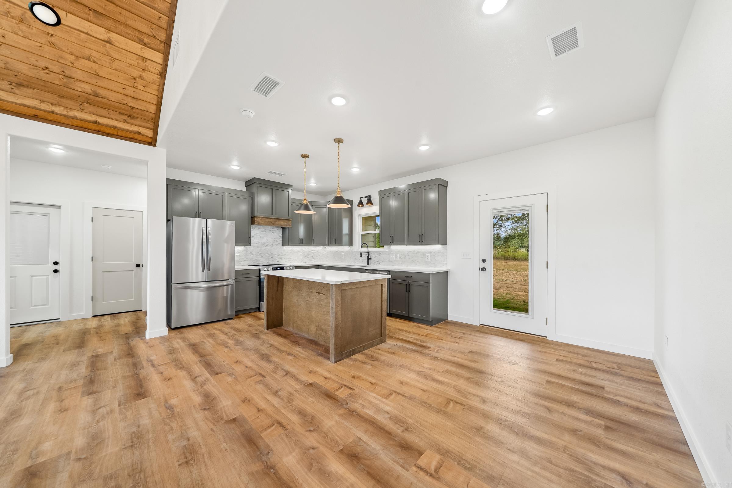 275 Polk Road 76 E  Mena, AR