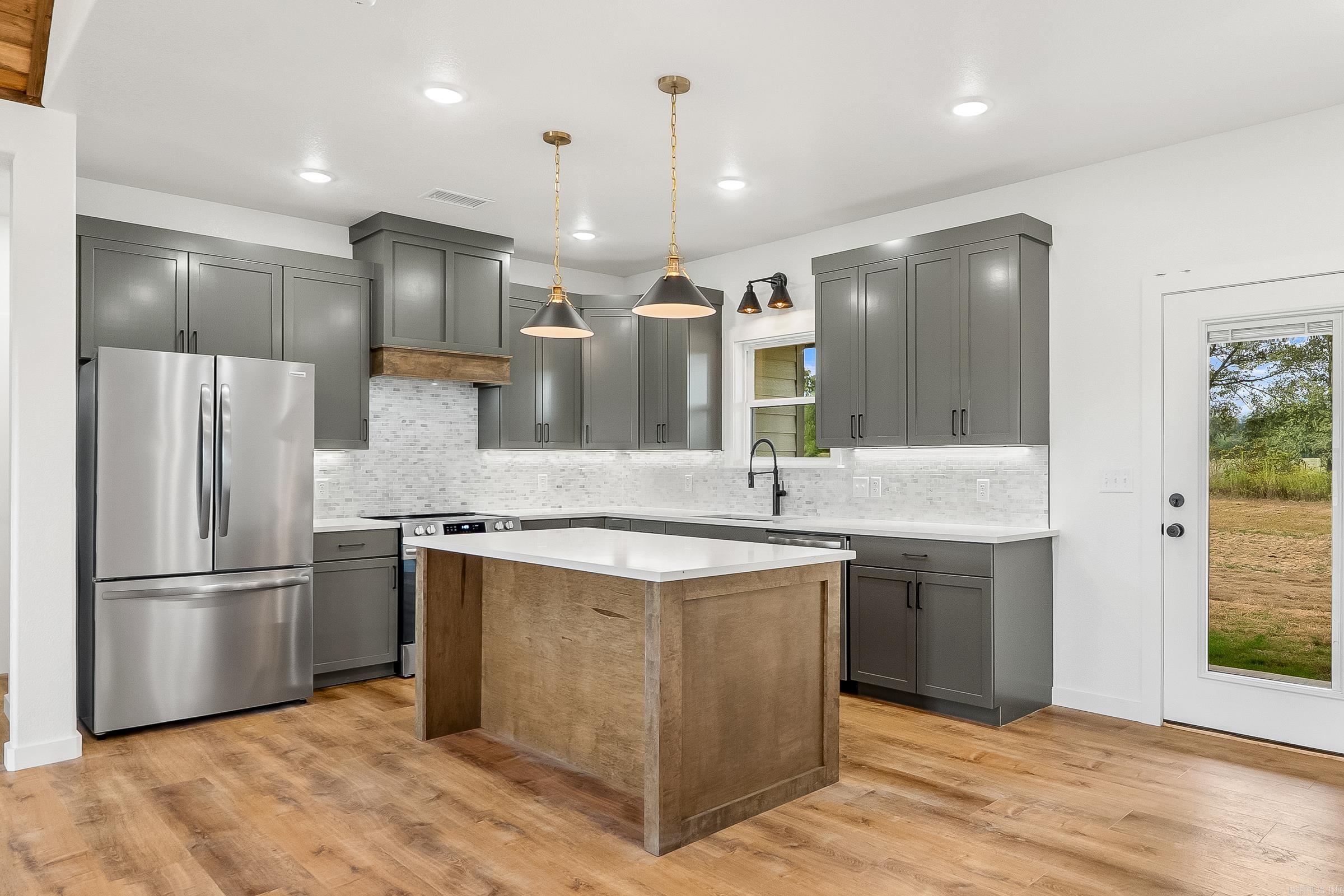 275 Polk Road 76 E  Mena, AR