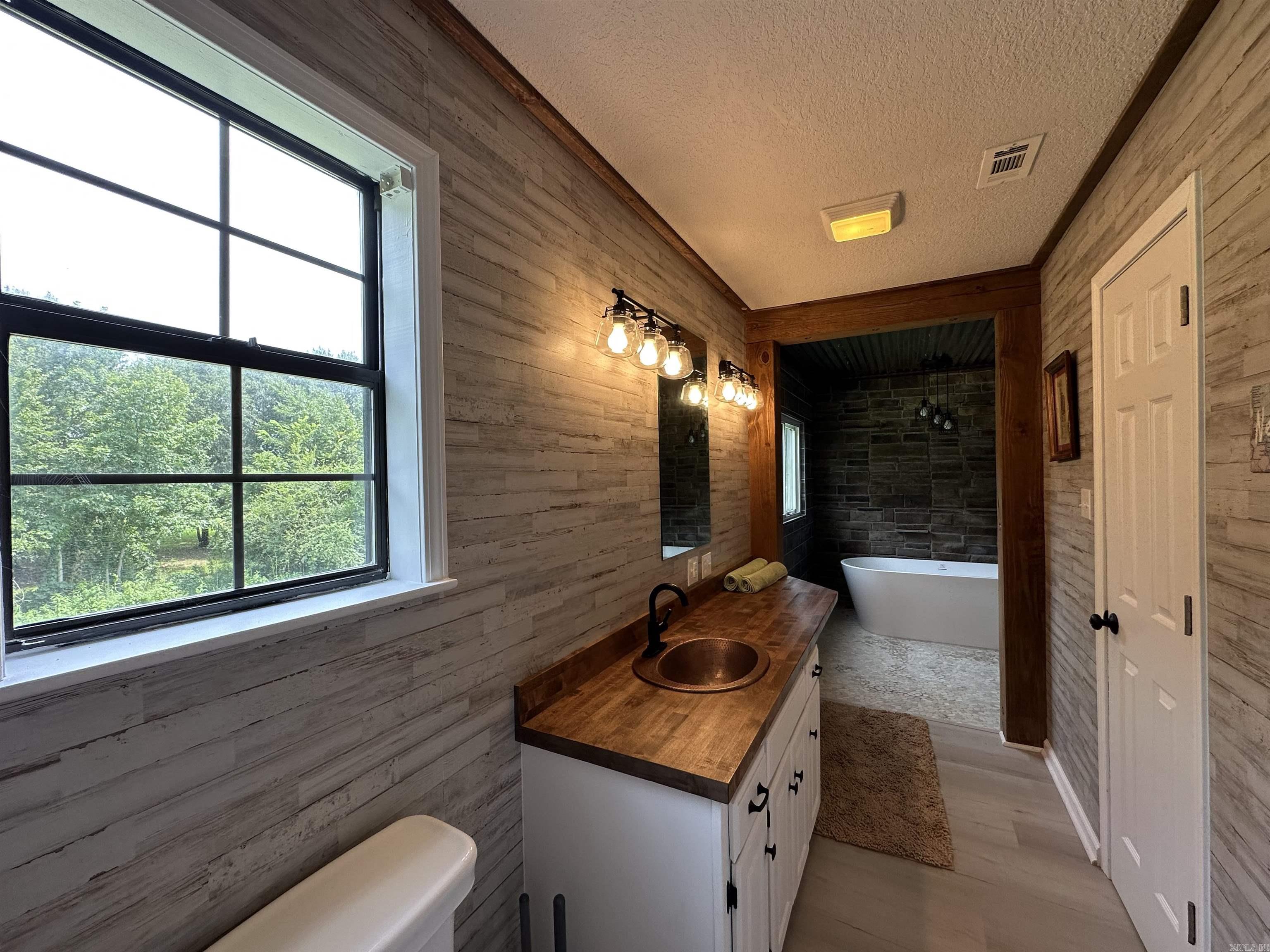 896 Vaughn Lazy Bear on the Caddo Glenwood, AR