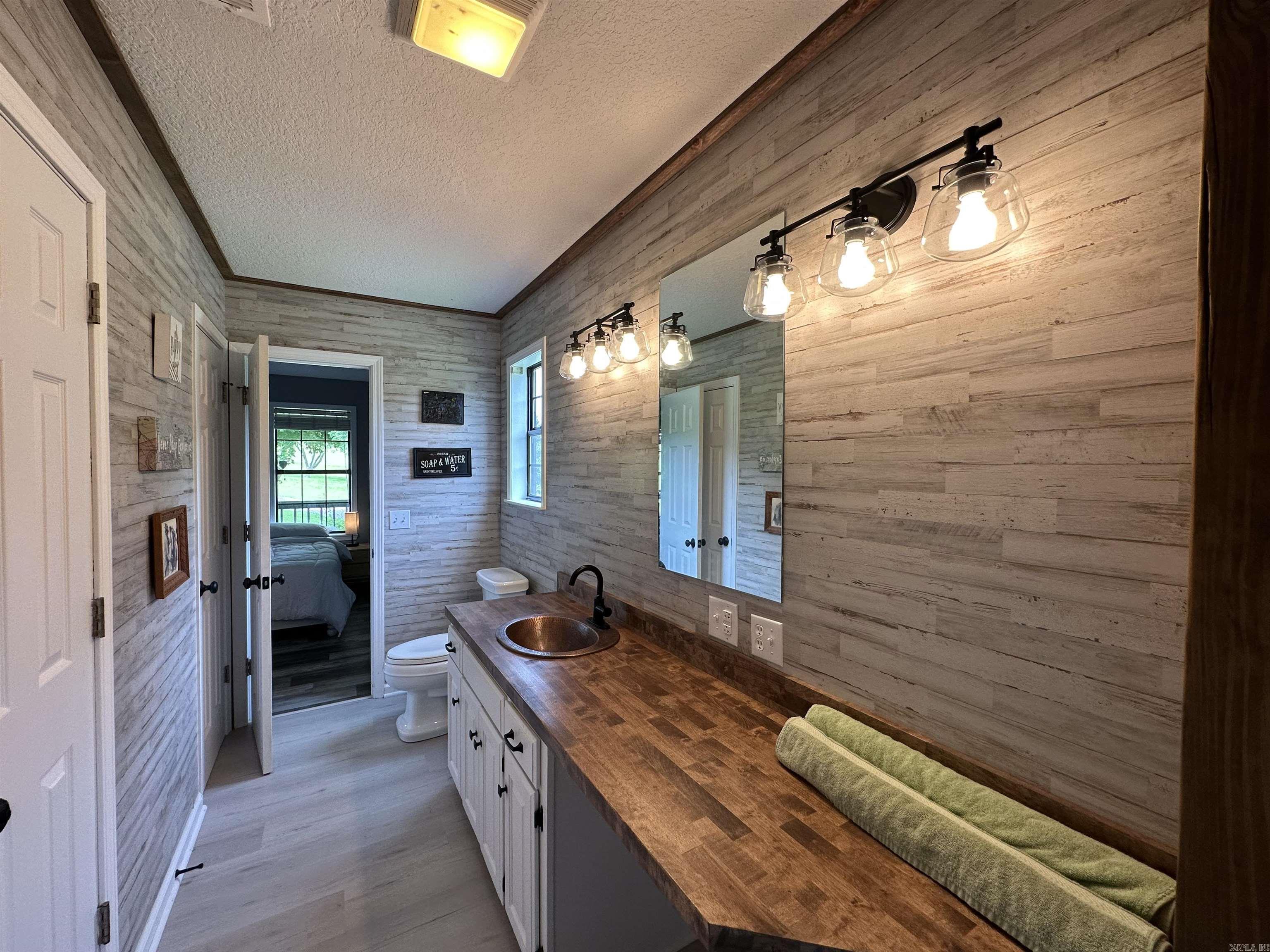 896 Vaughn Lazy Bear on the Caddo Glenwood, AR