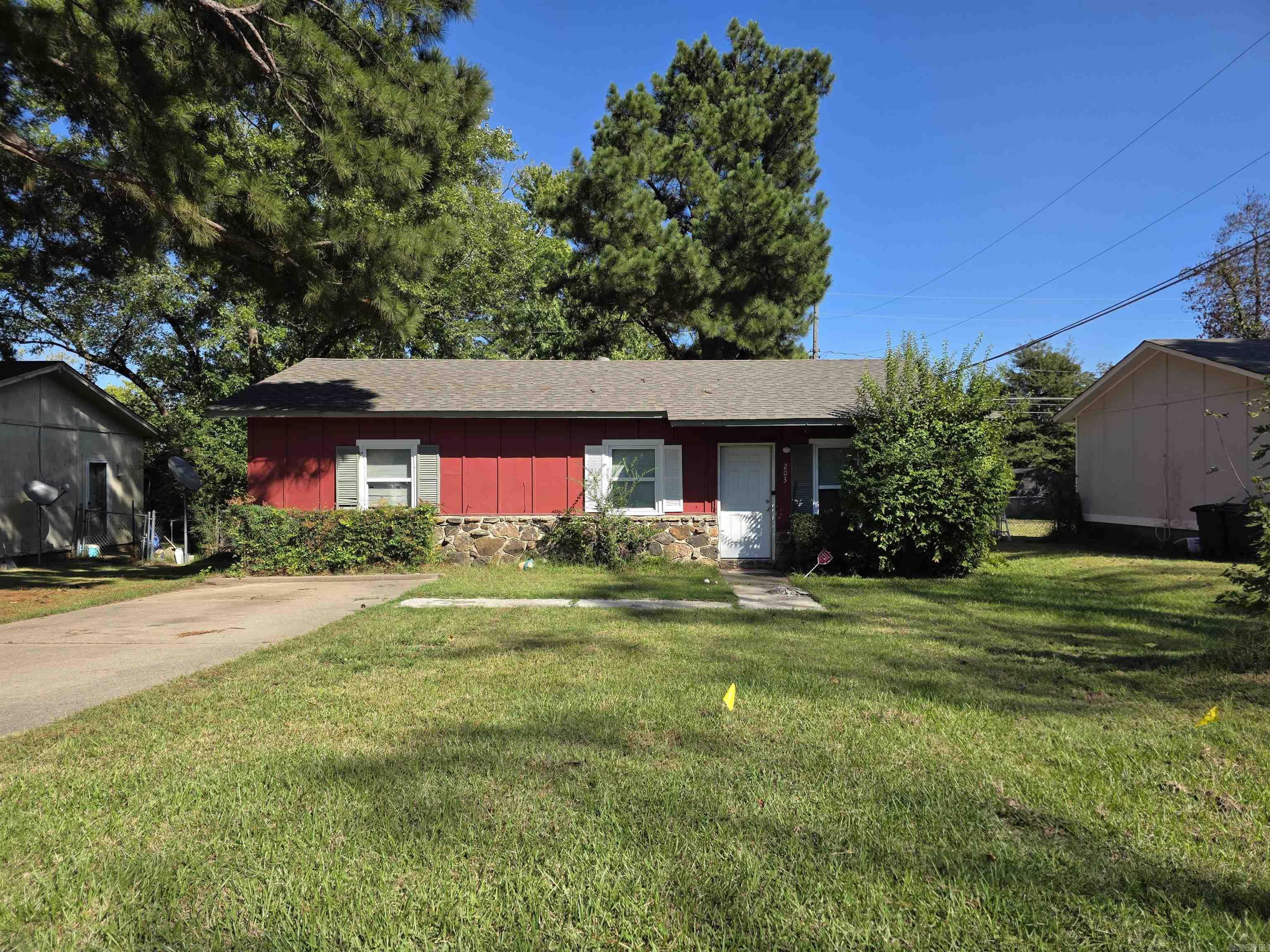 203 Northeastern Avenue