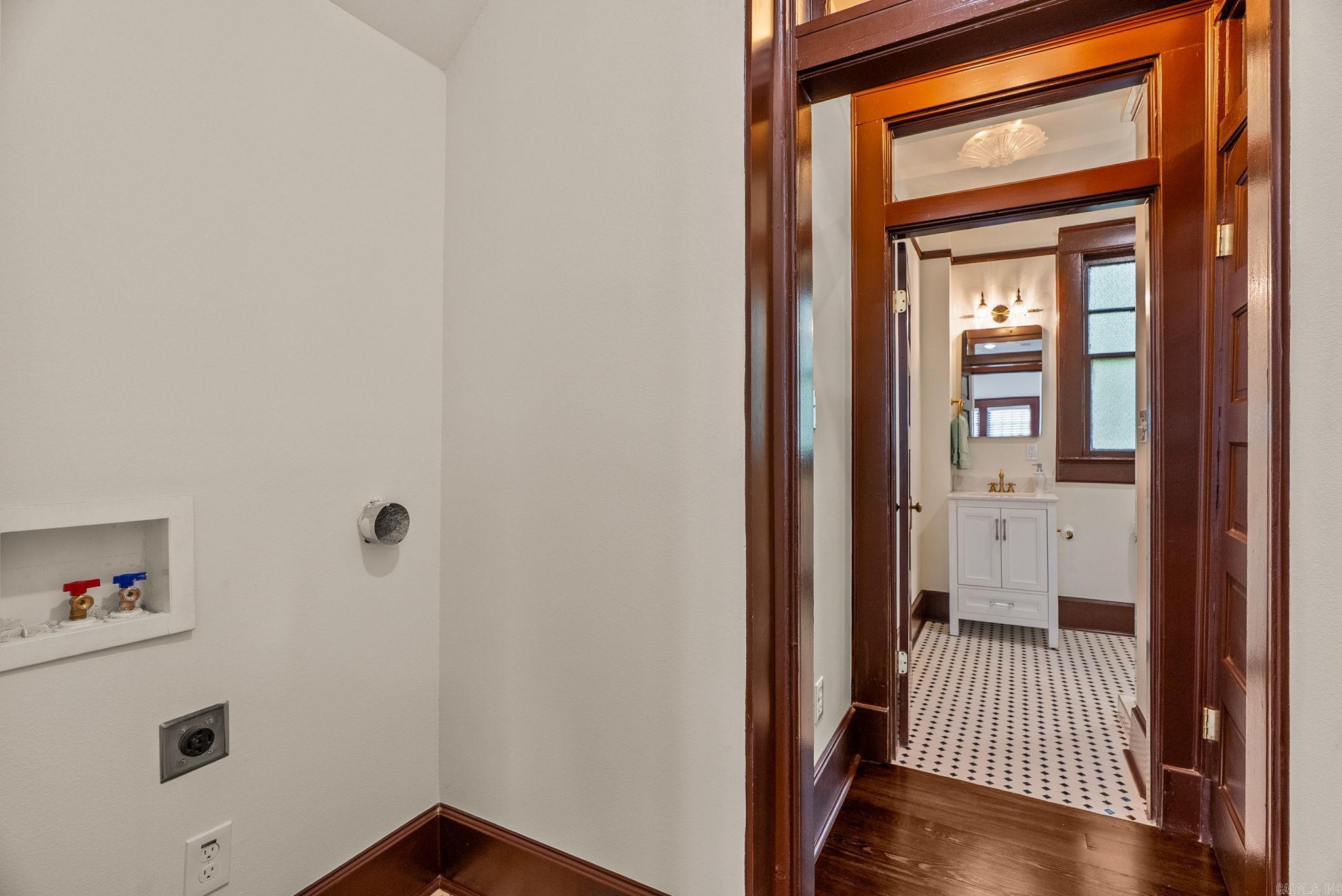 201 W Daisy L Gatson Bates Drive  Little Rock, AR