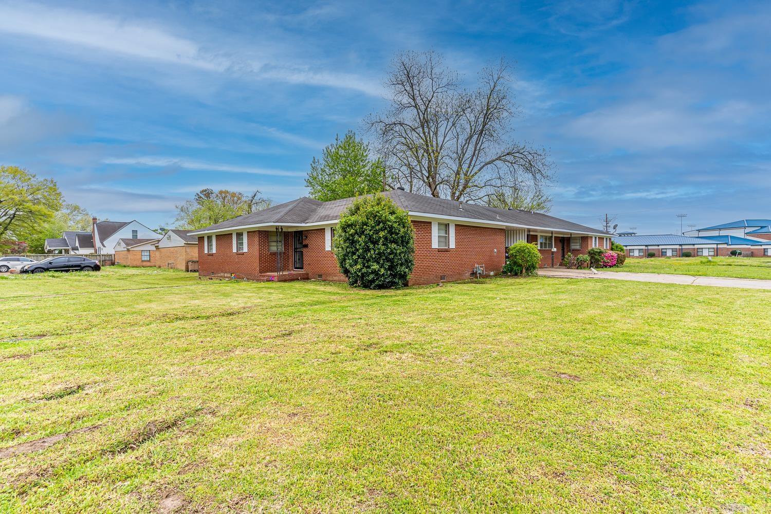 1047 N Rosser 122 E Arkansas Avenue Forrest City, AR