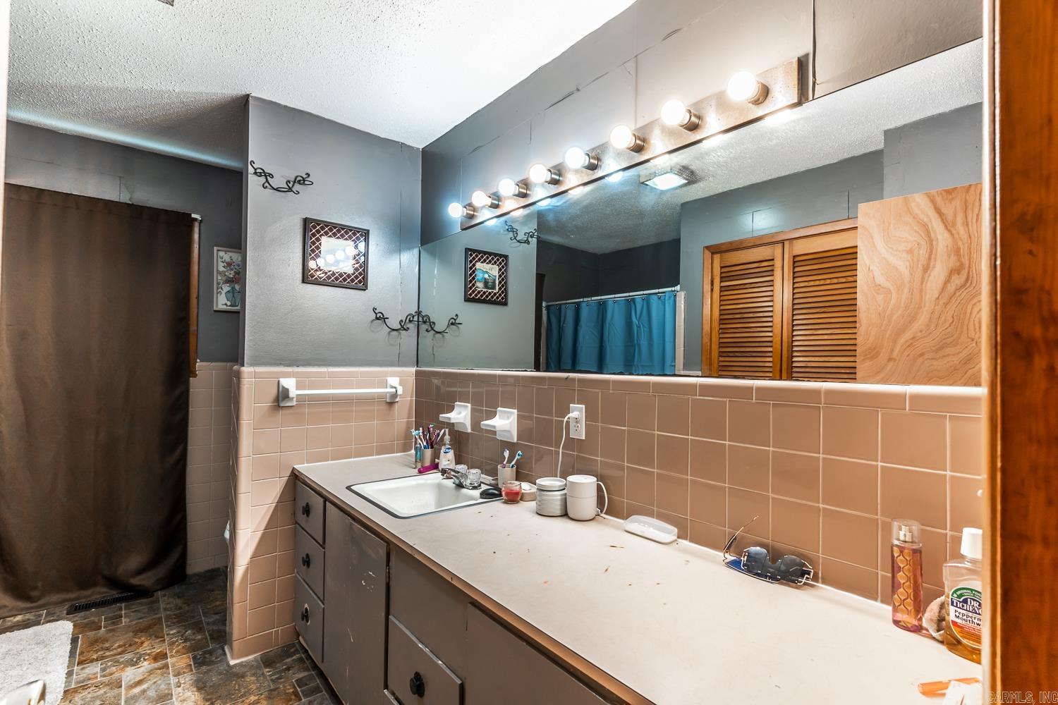 1047 N Rosser 122 E Arkansas Avenue Forrest City, AR