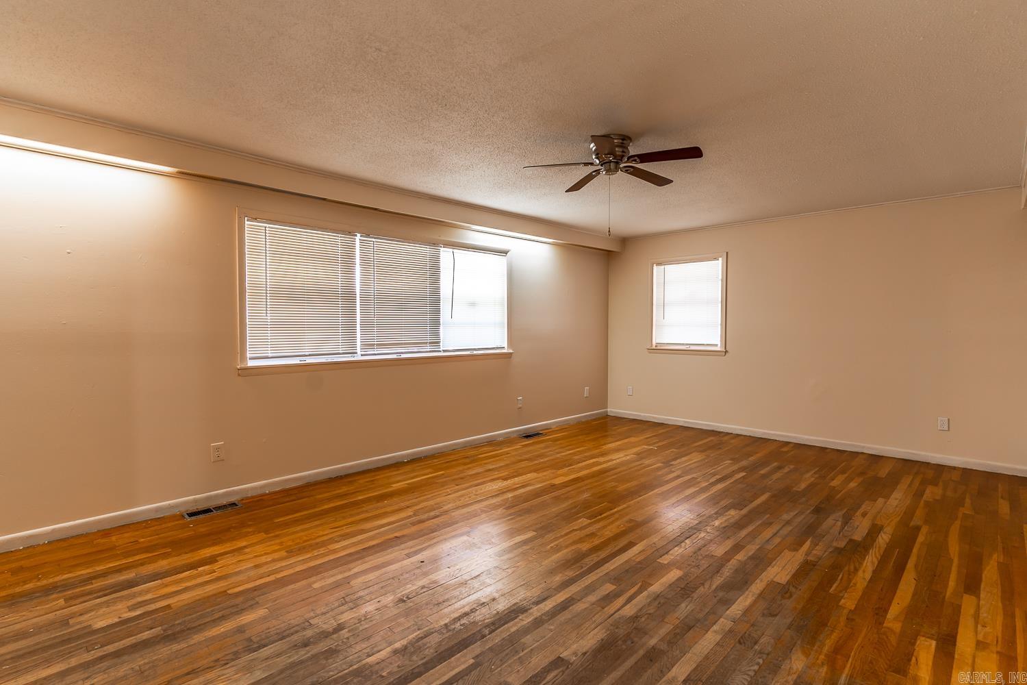 1047 N Rosser 122 E Arkansas Avenue Forrest City, AR