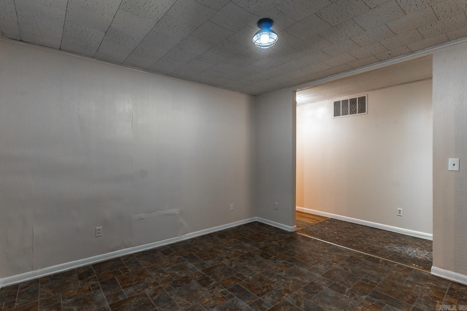 1047 N Rosser 122 E Arkansas Avenue Forrest City, AR