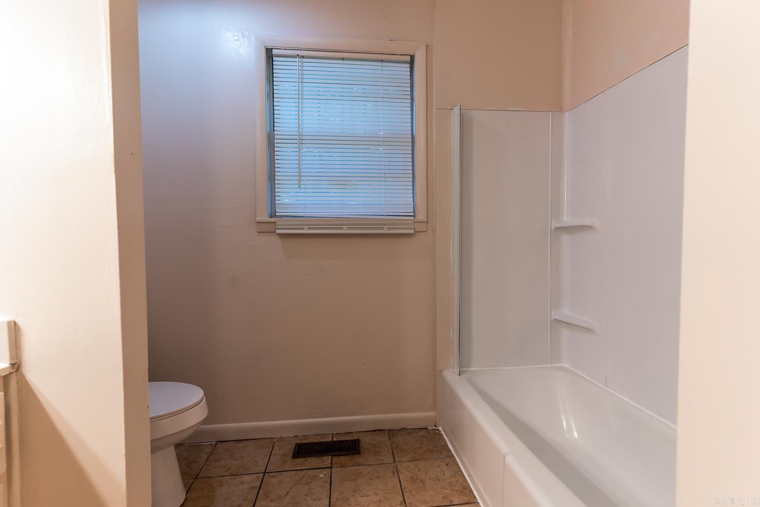 1047 N Rosser 122 E Arkansas Avenue Forrest City, AR