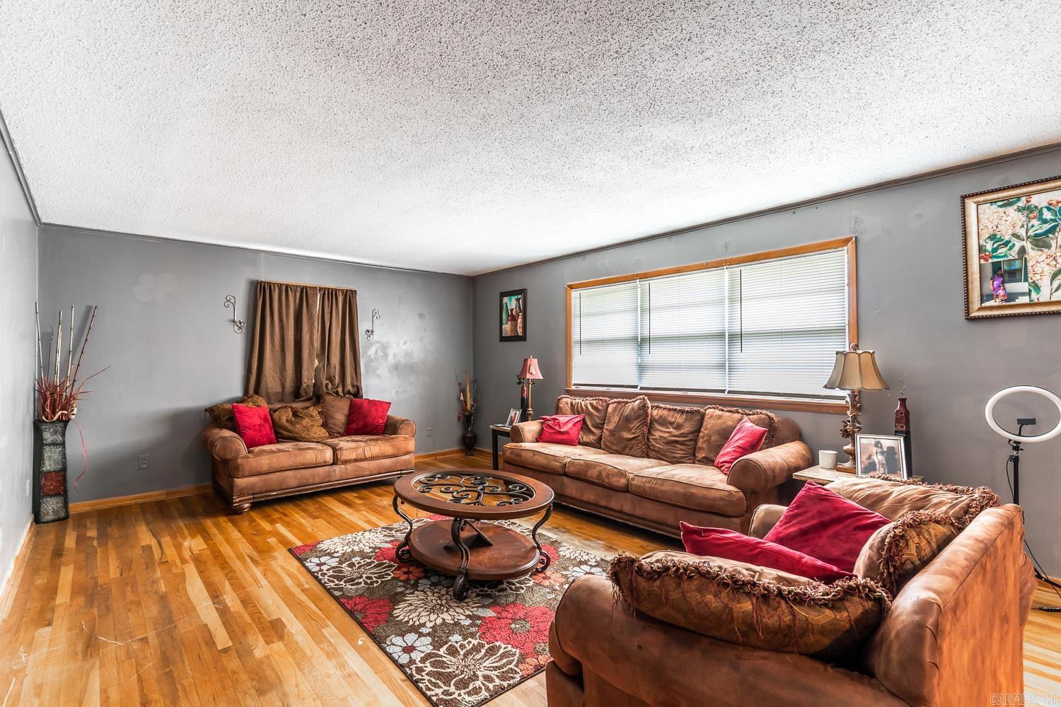 1047 N Rosser 122 E Arkansas Avenue Forrest City, AR