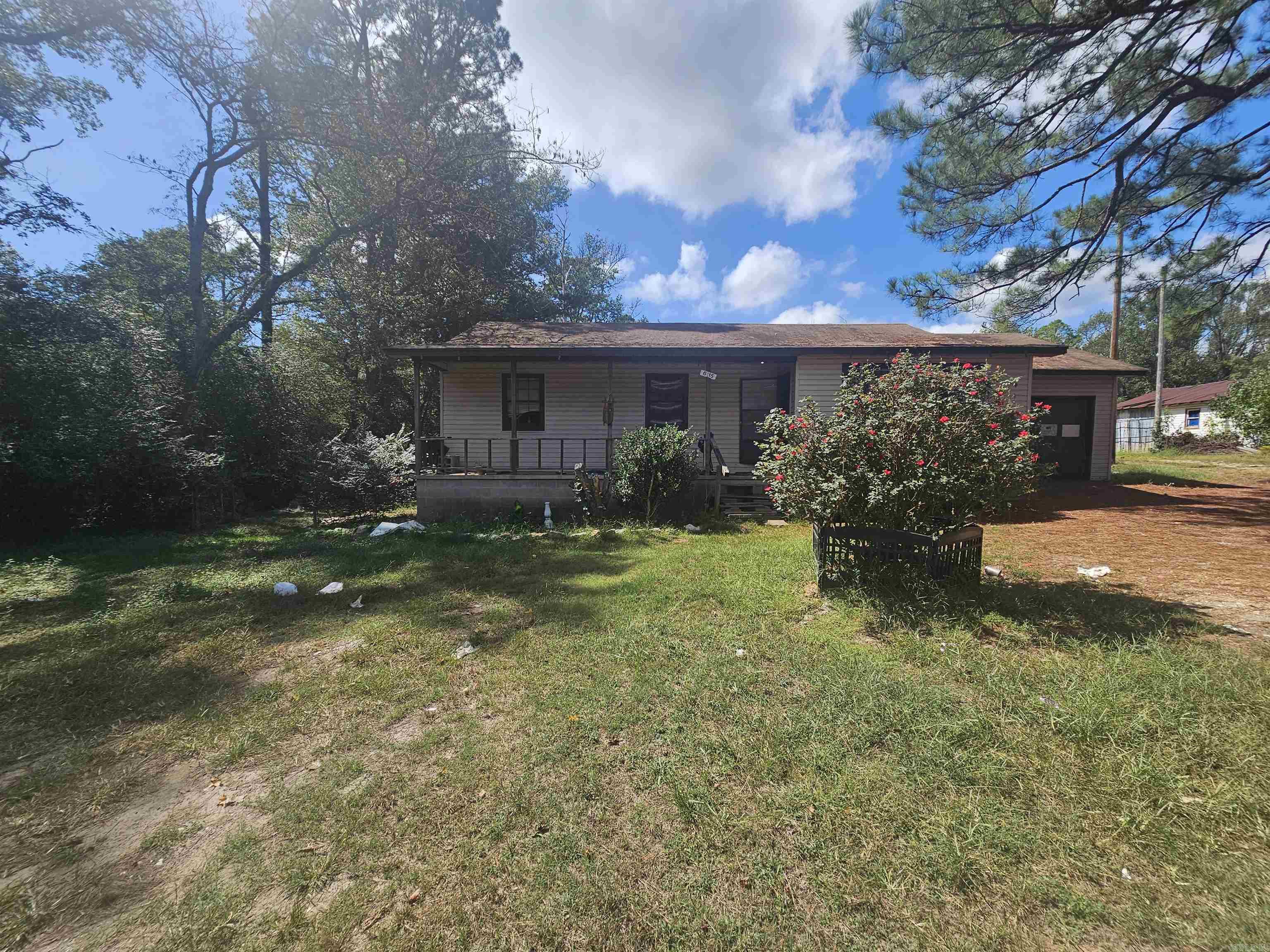 6115 Pointview Road