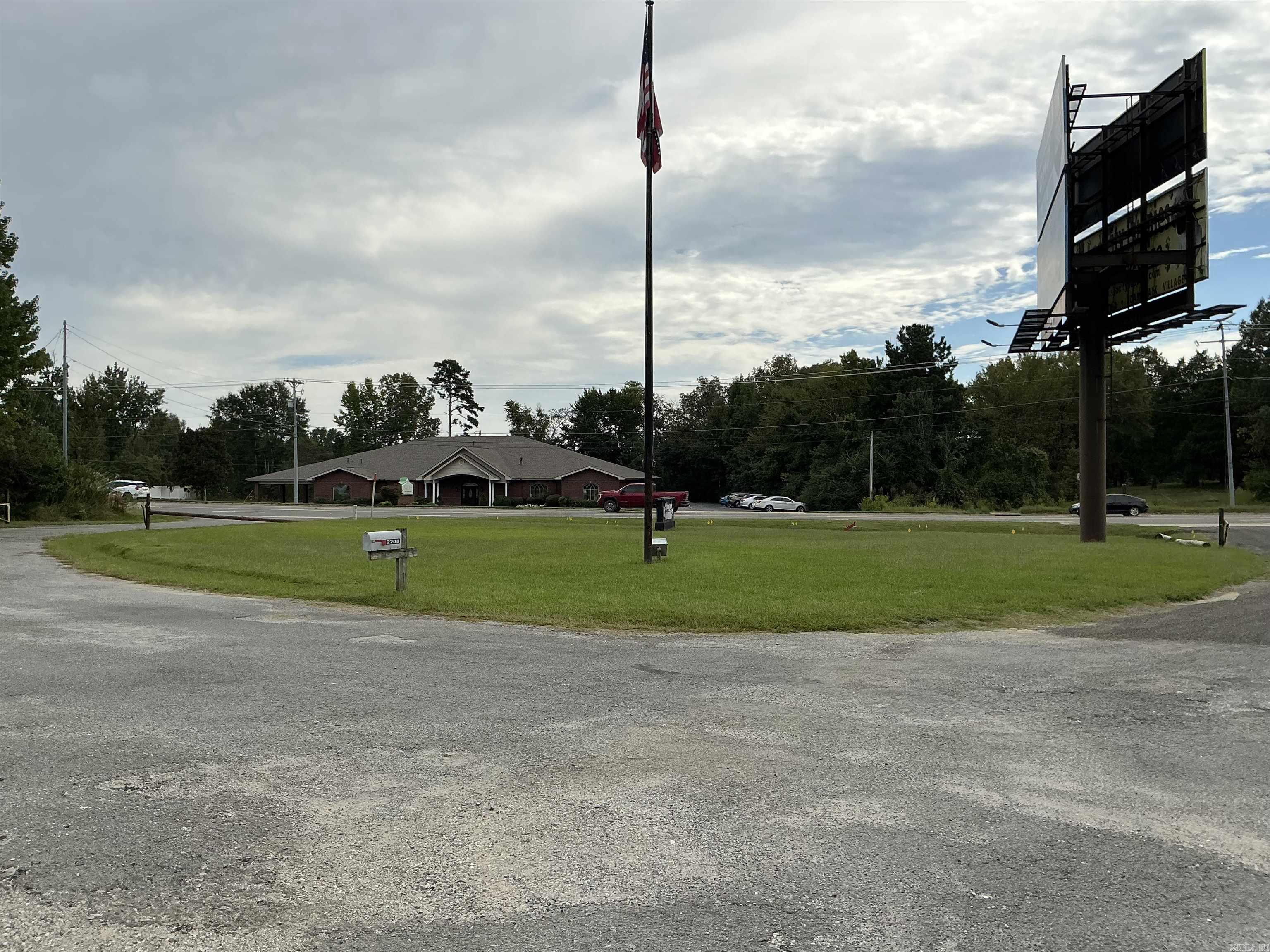 2208 Airport  Hot Springs, AR