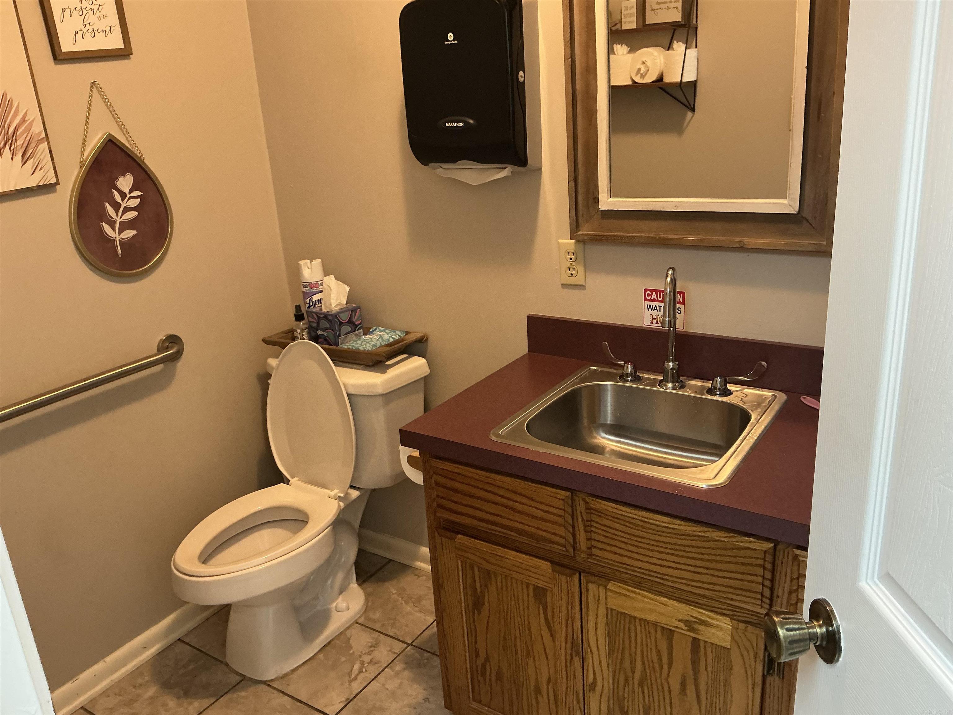 2208 Airport  Hot Springs, AR