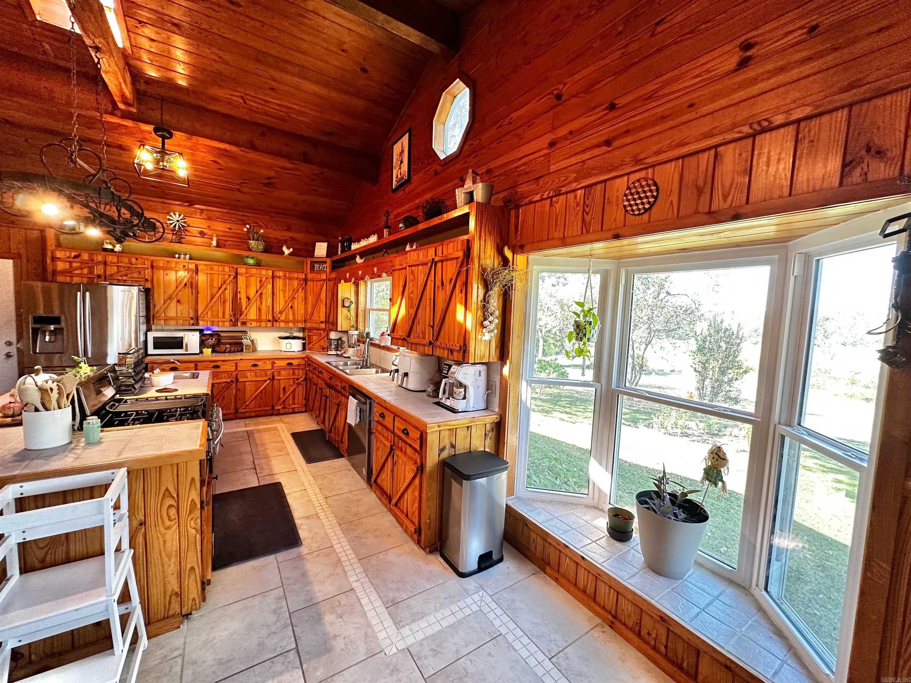 282 S Leasor  Fifty-Six, AR