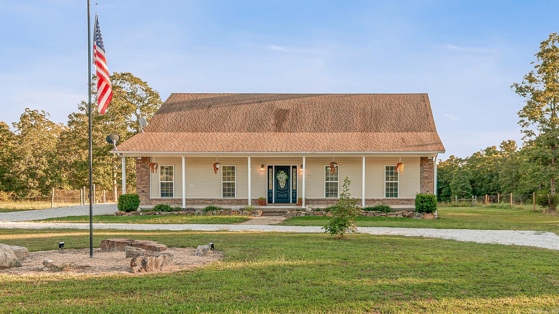 2135 Misenheimer  Mountain View, AR