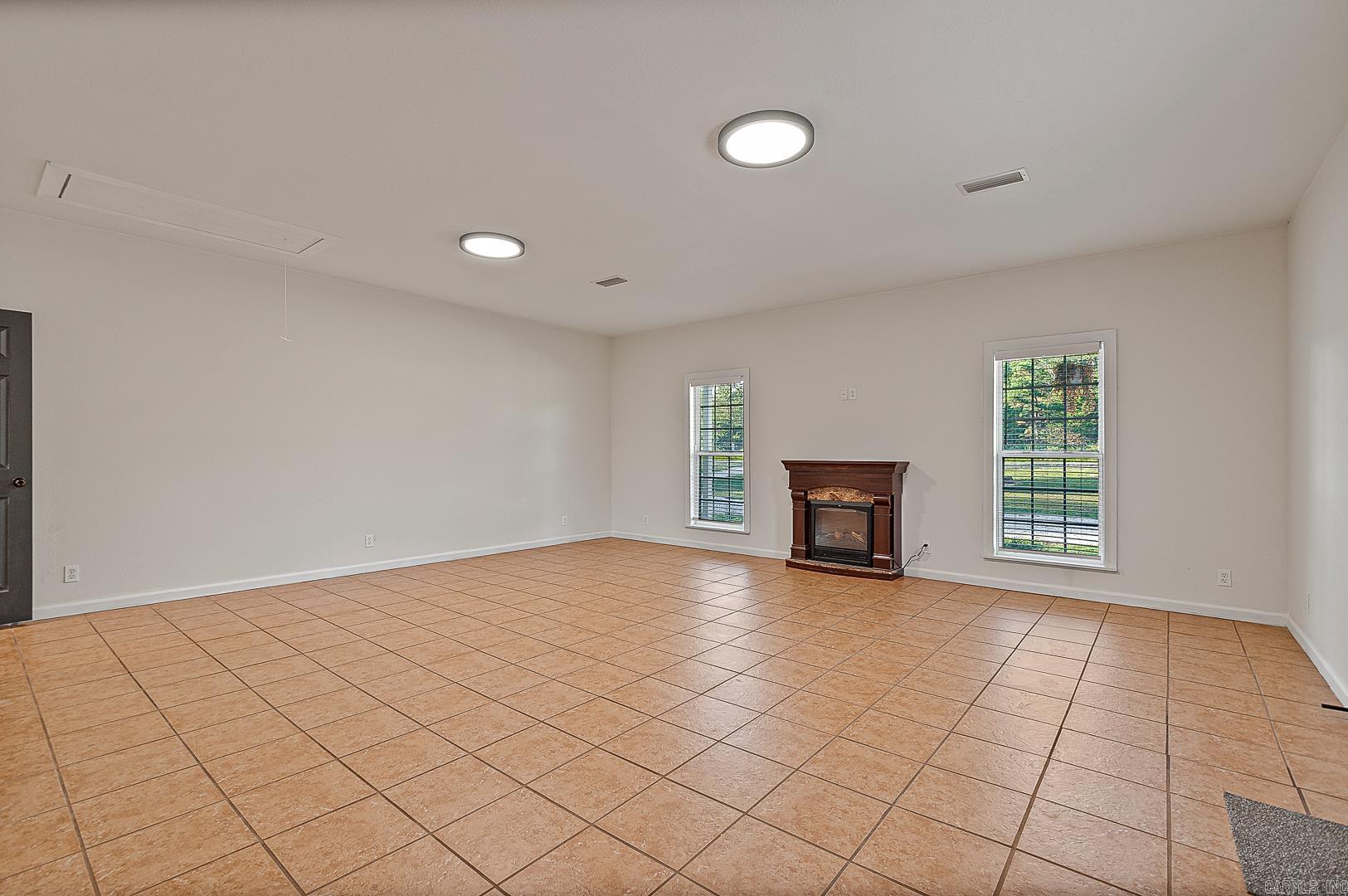 2135 Misenheimer  Mountain View, AR