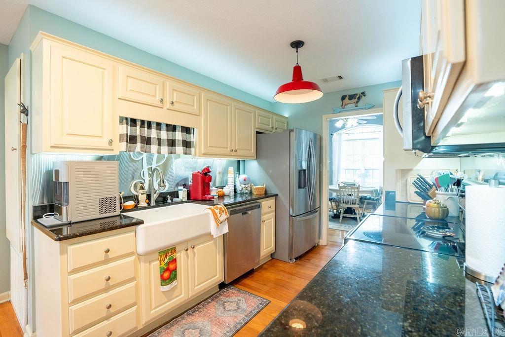 424 Craig Dr.  Searcy, AR