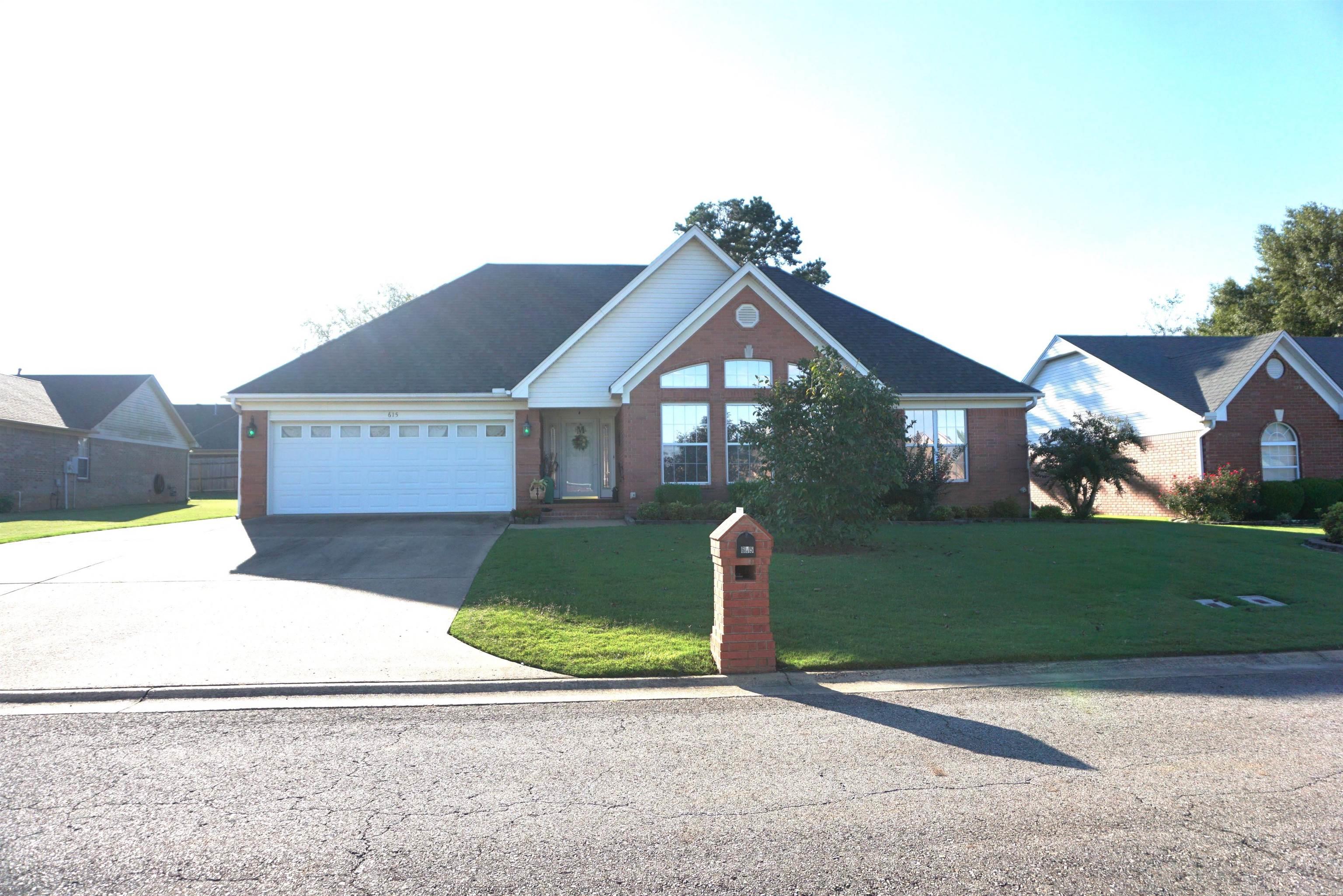 615 Chesapeake Dr