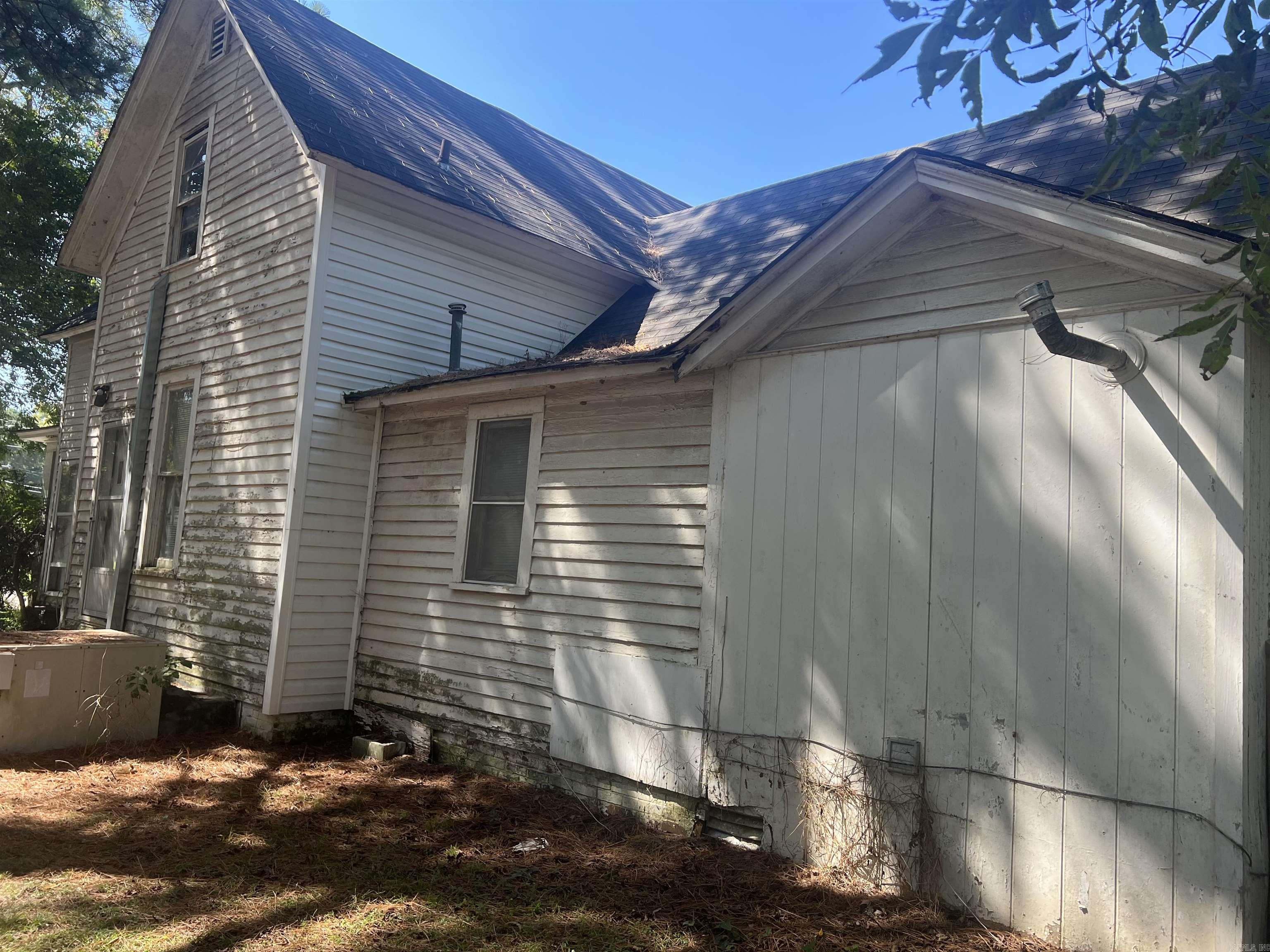 491 W Main  Piggott, AR