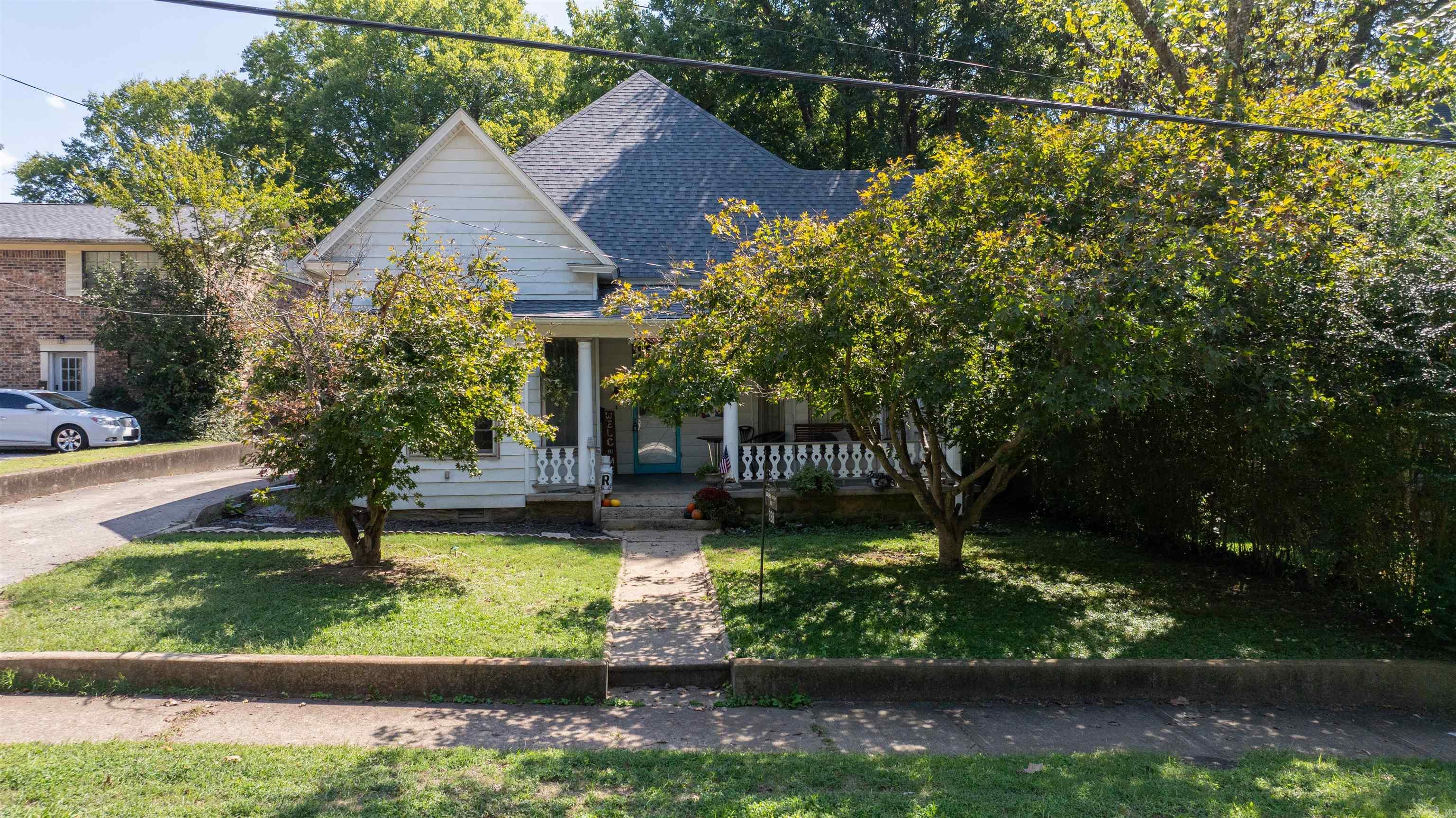 928 E Main Street
