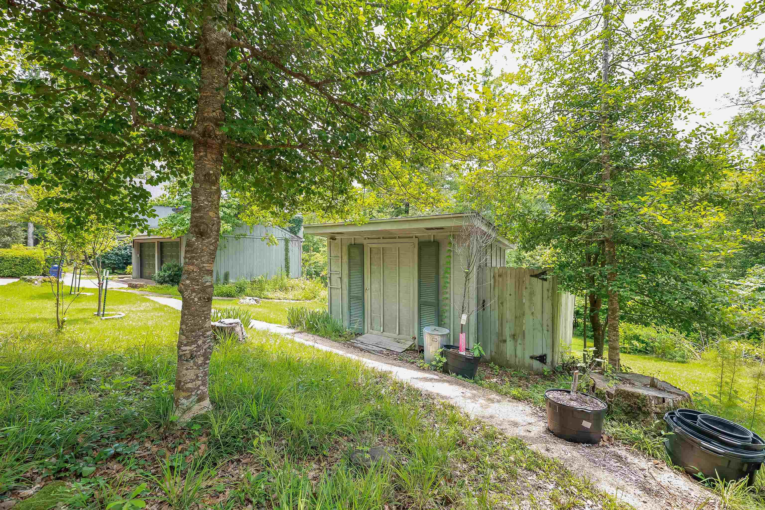 24 Chaffee Creek Trl  Camden, AR