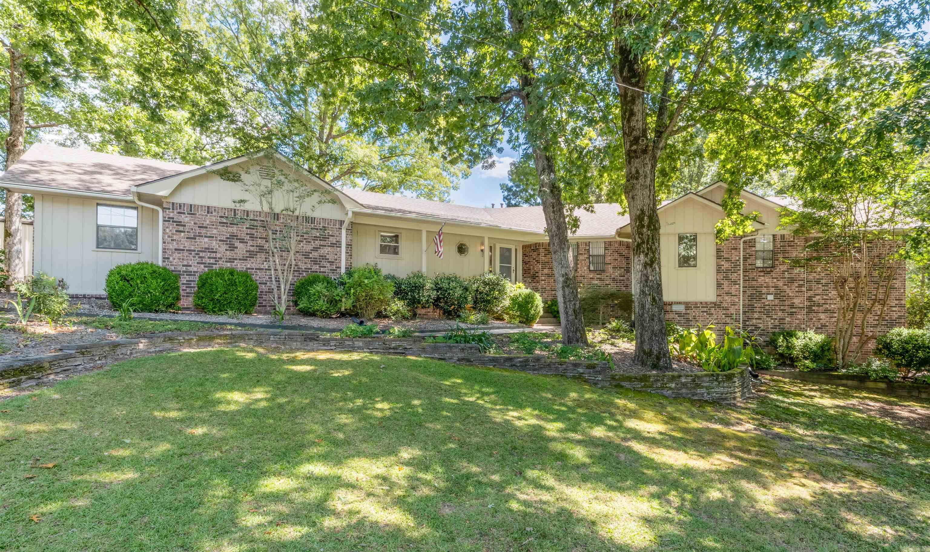 17410 Oak Forest Drive