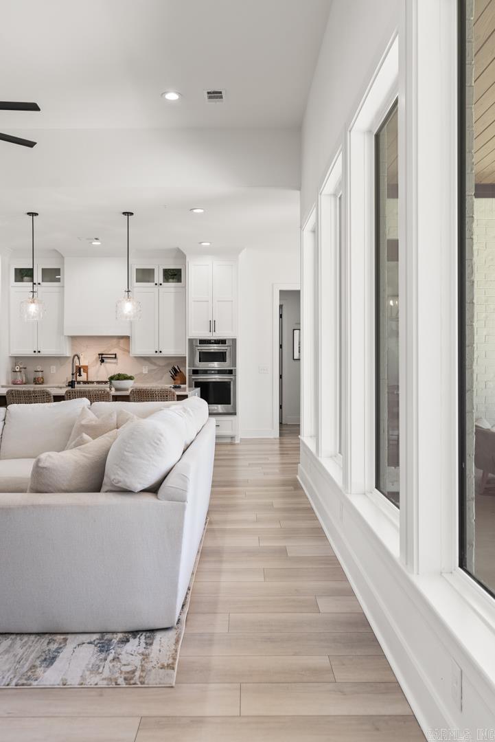 2505 Collins  Conway, AR