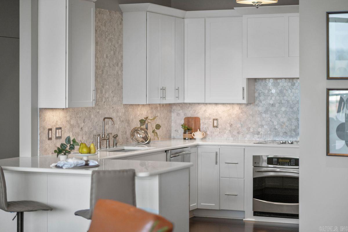 5 Statehouse Plaza 7B 7B Little Rock, AR