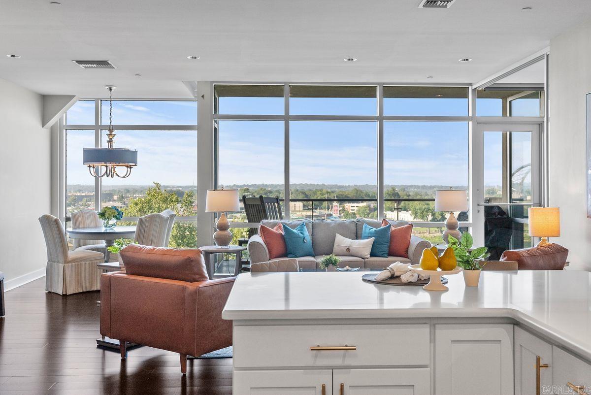 5 Statehouse Plaza 7B 7B Little Rock, AR