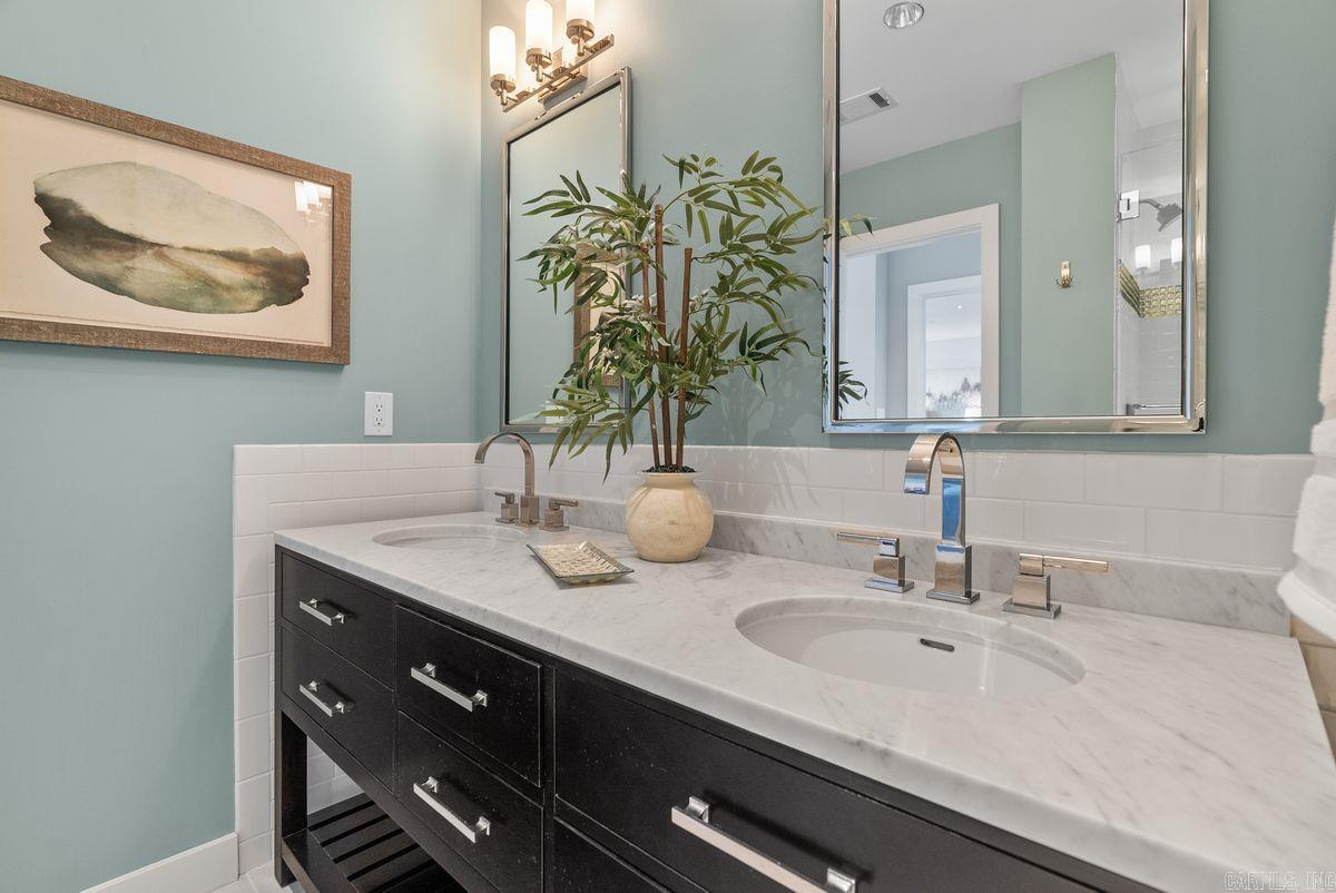 5 Statehouse Plaza 7B 7B Little Rock, AR