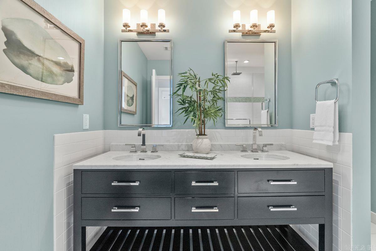 5 Statehouse Plaza 7B 7B Little Rock, AR