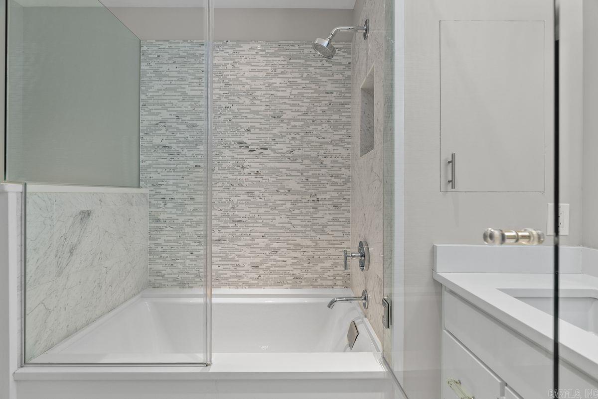 5 Statehouse Plaza 7B 7B Little Rock, AR