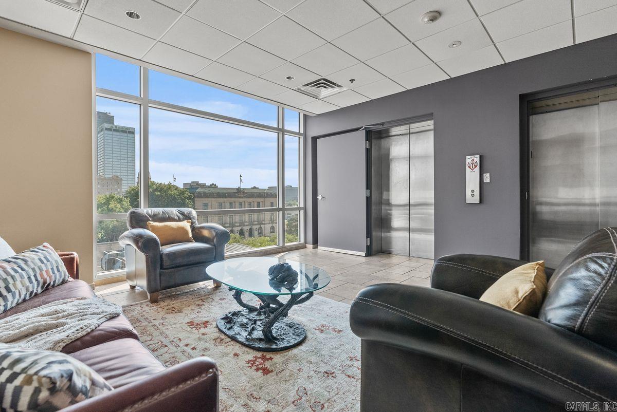 5 Statehouse Plaza 7B 7B Little Rock, AR