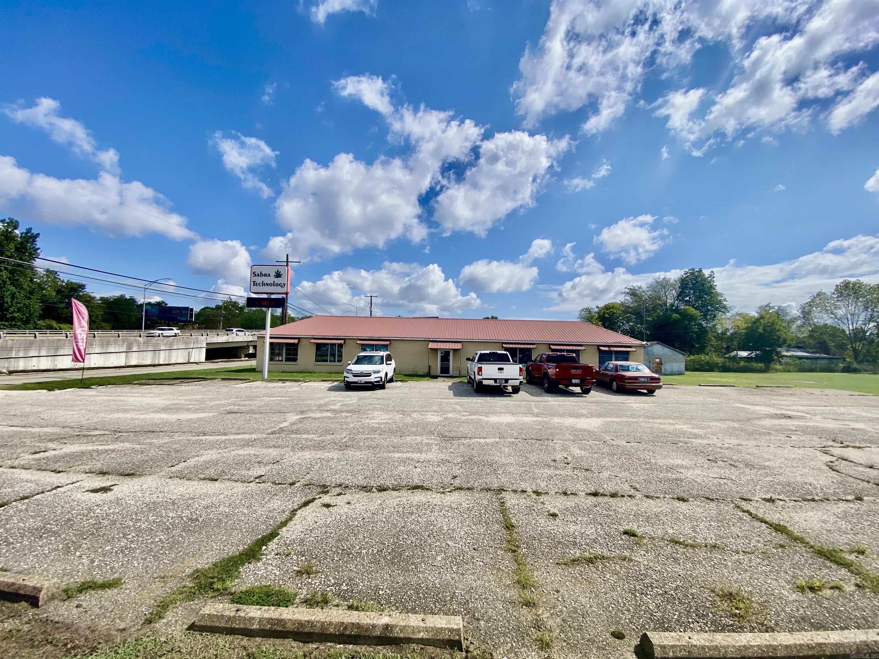 104 N Main  Malvern, AR