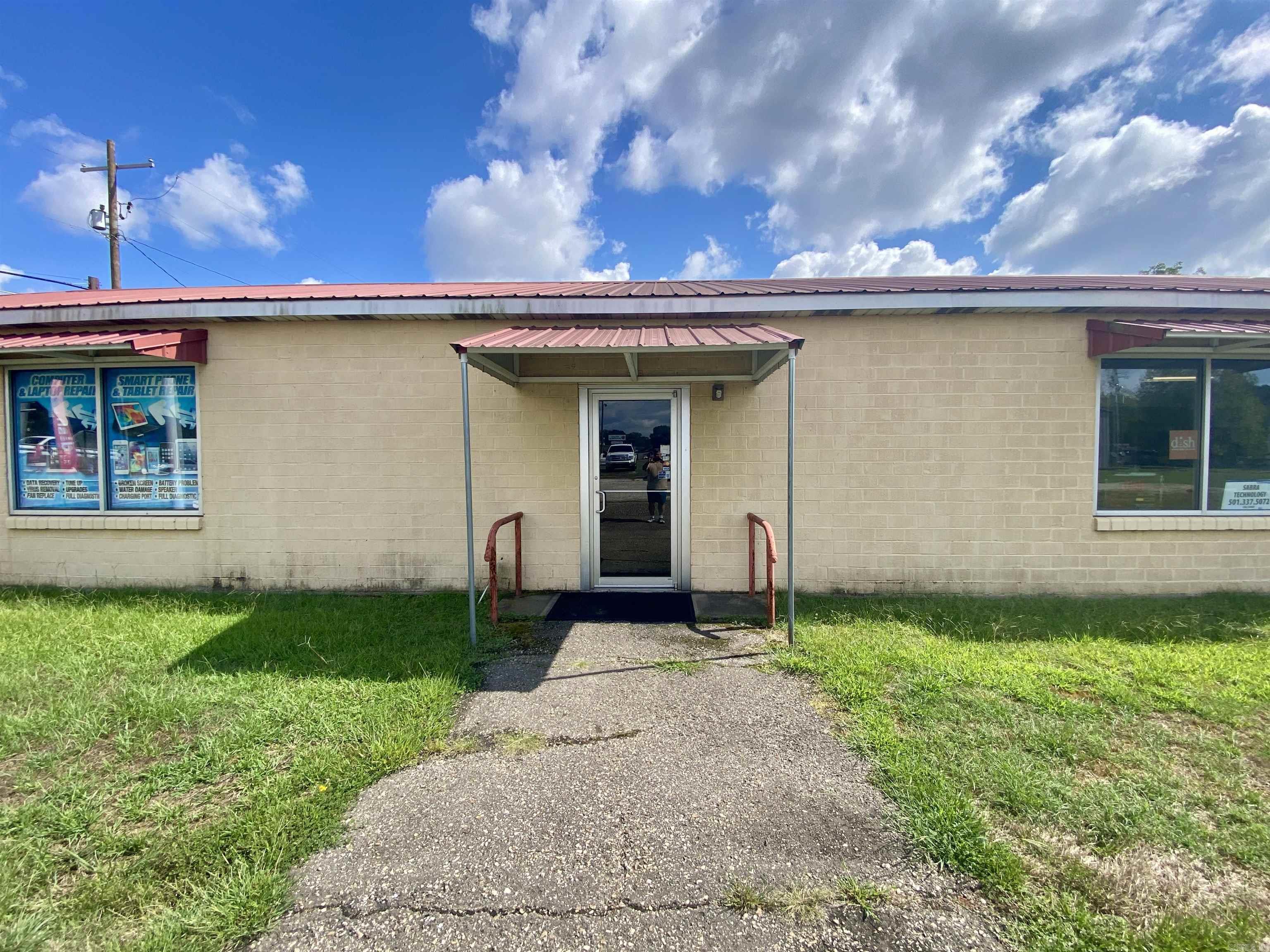 104 N Main  Malvern, AR