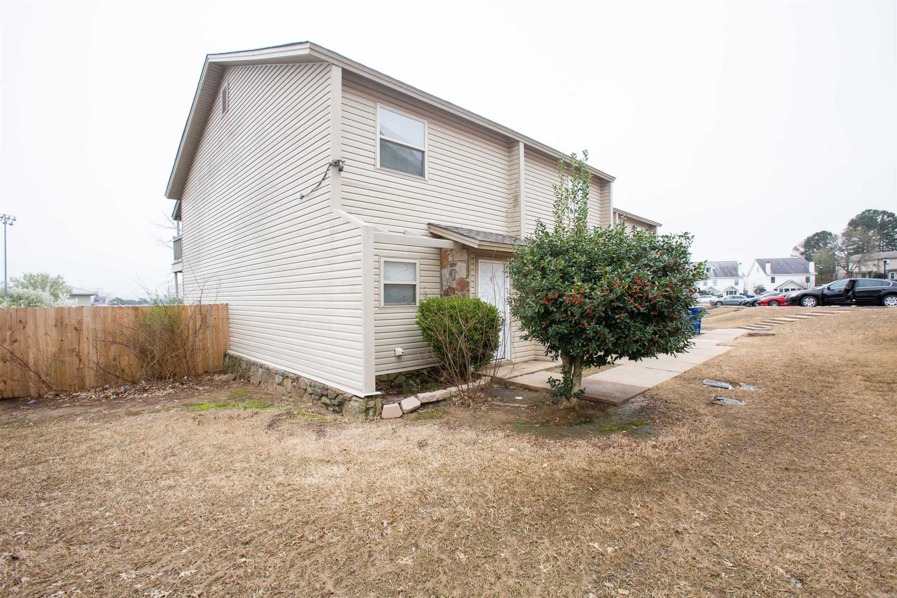 9-12 Edgehill  Maumelle, AR