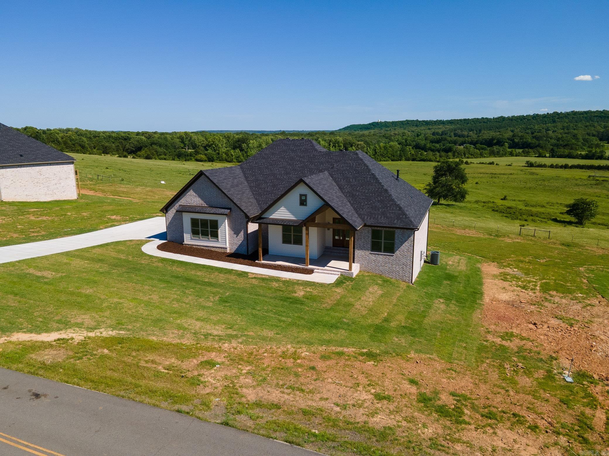 268 Castleberry Road  Greenbrier, AR