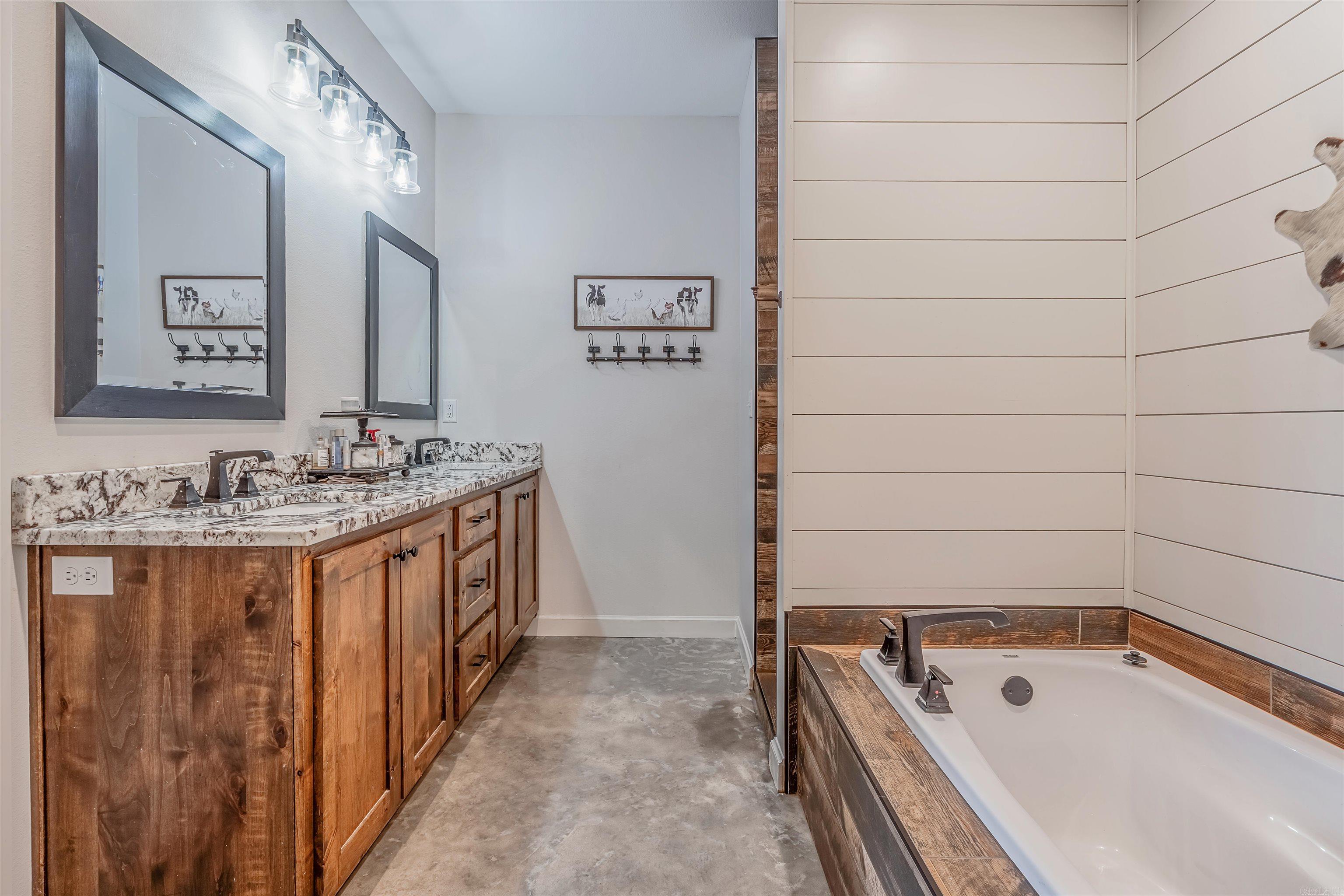 308 N Hwy 167  Bald Knob, AR