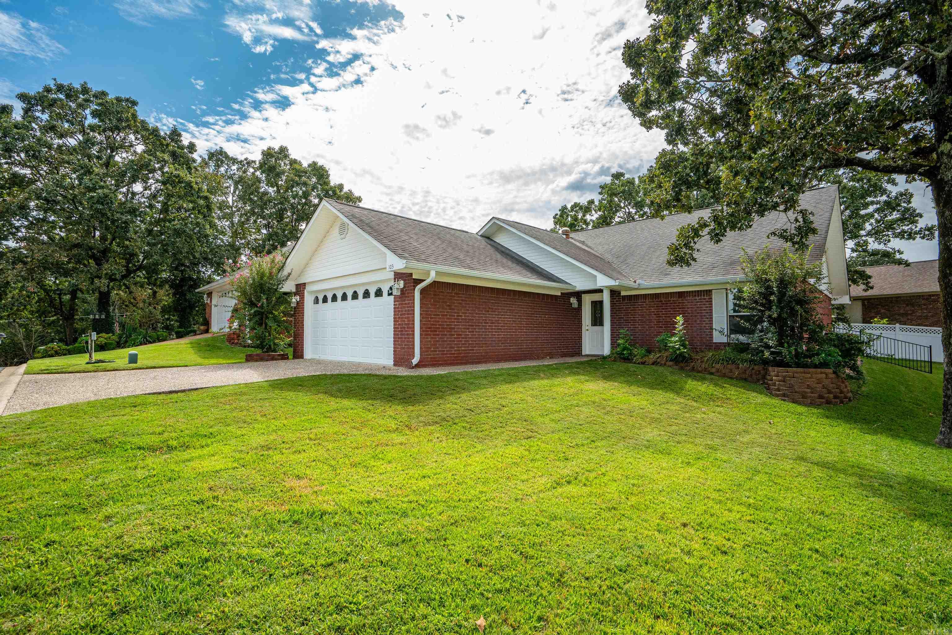 103 Forest View Circle
