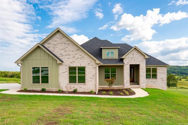 272  Castleberry Road  Greenbrier, AR