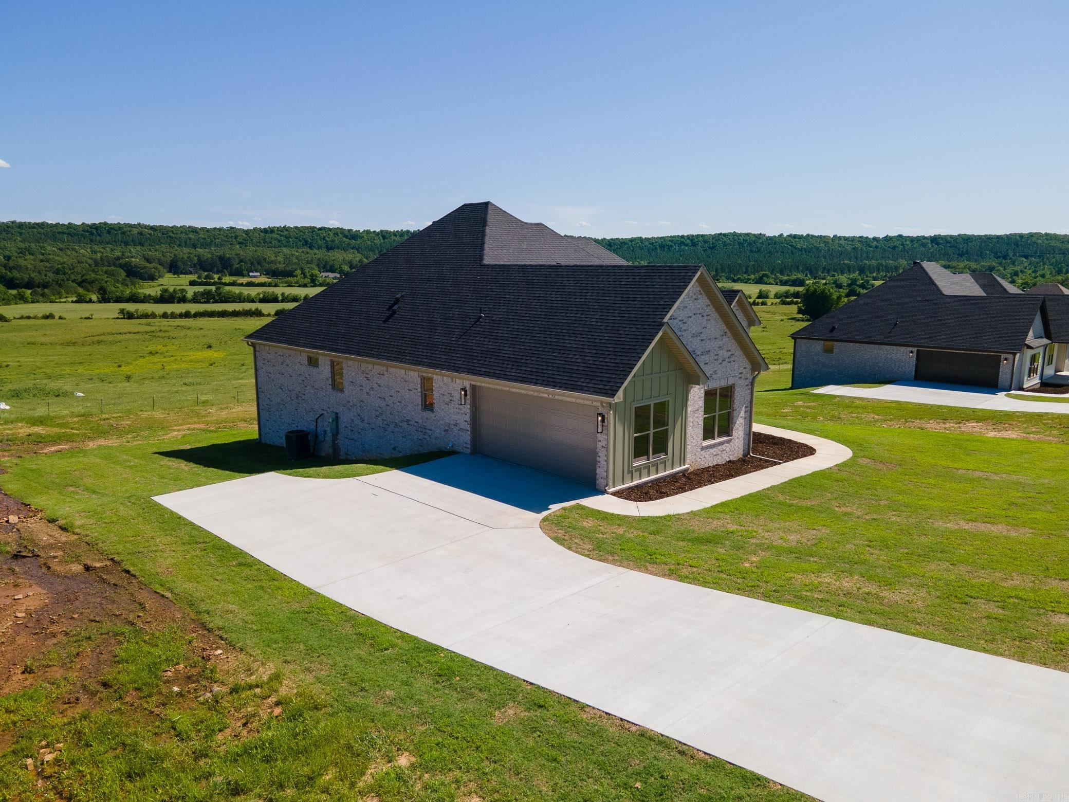 272 Castleberry Road  Greenbrier, AR