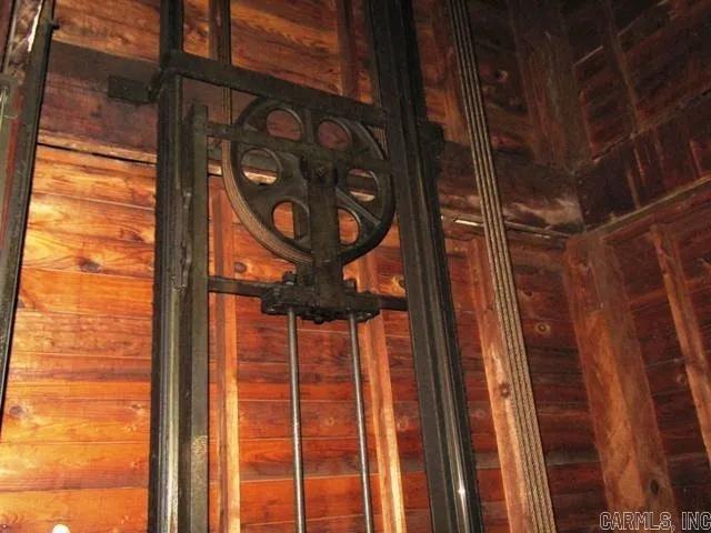 620 President Clinton  Little Rock, AR