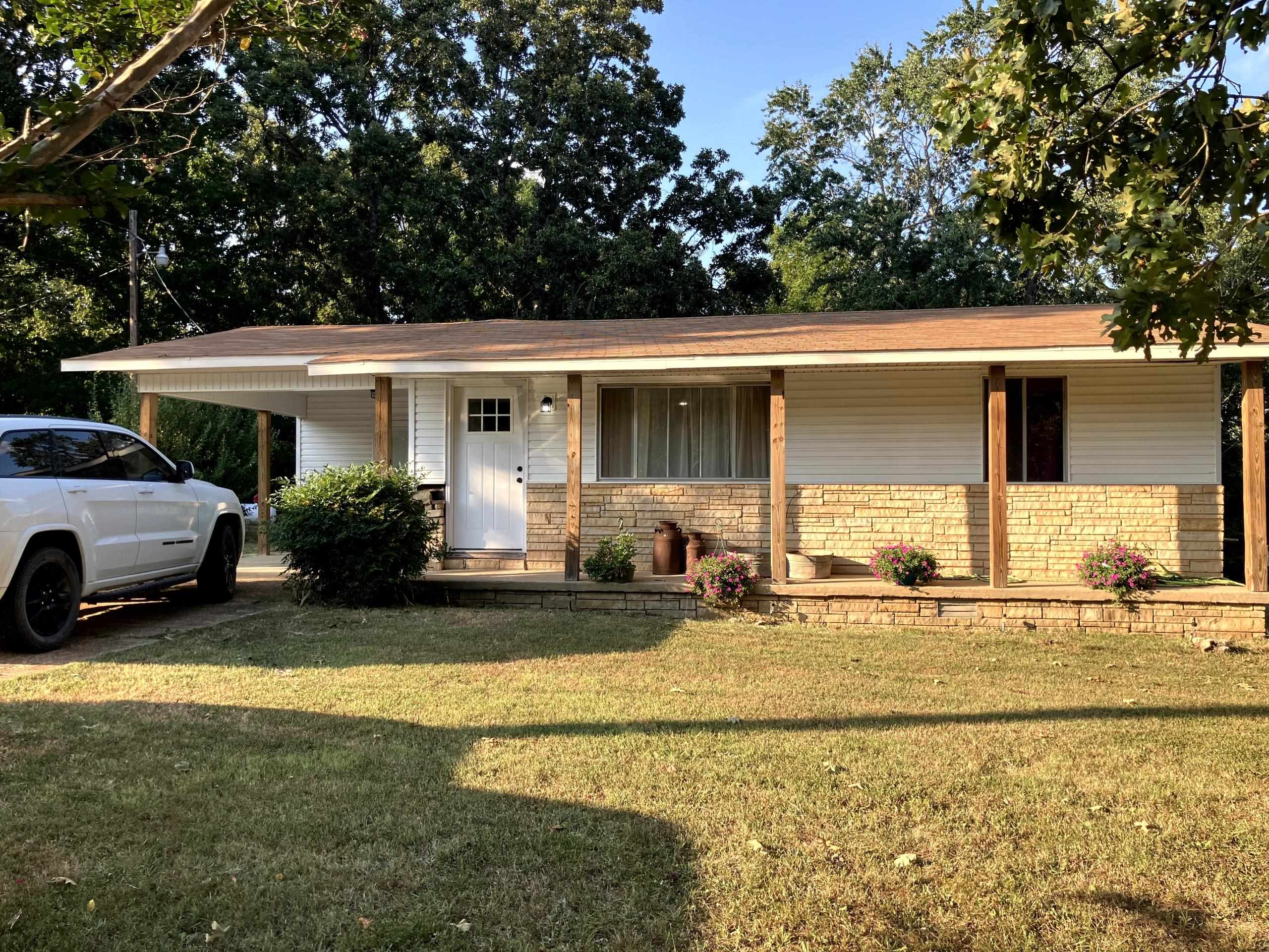 1416 W Cardinal Drive